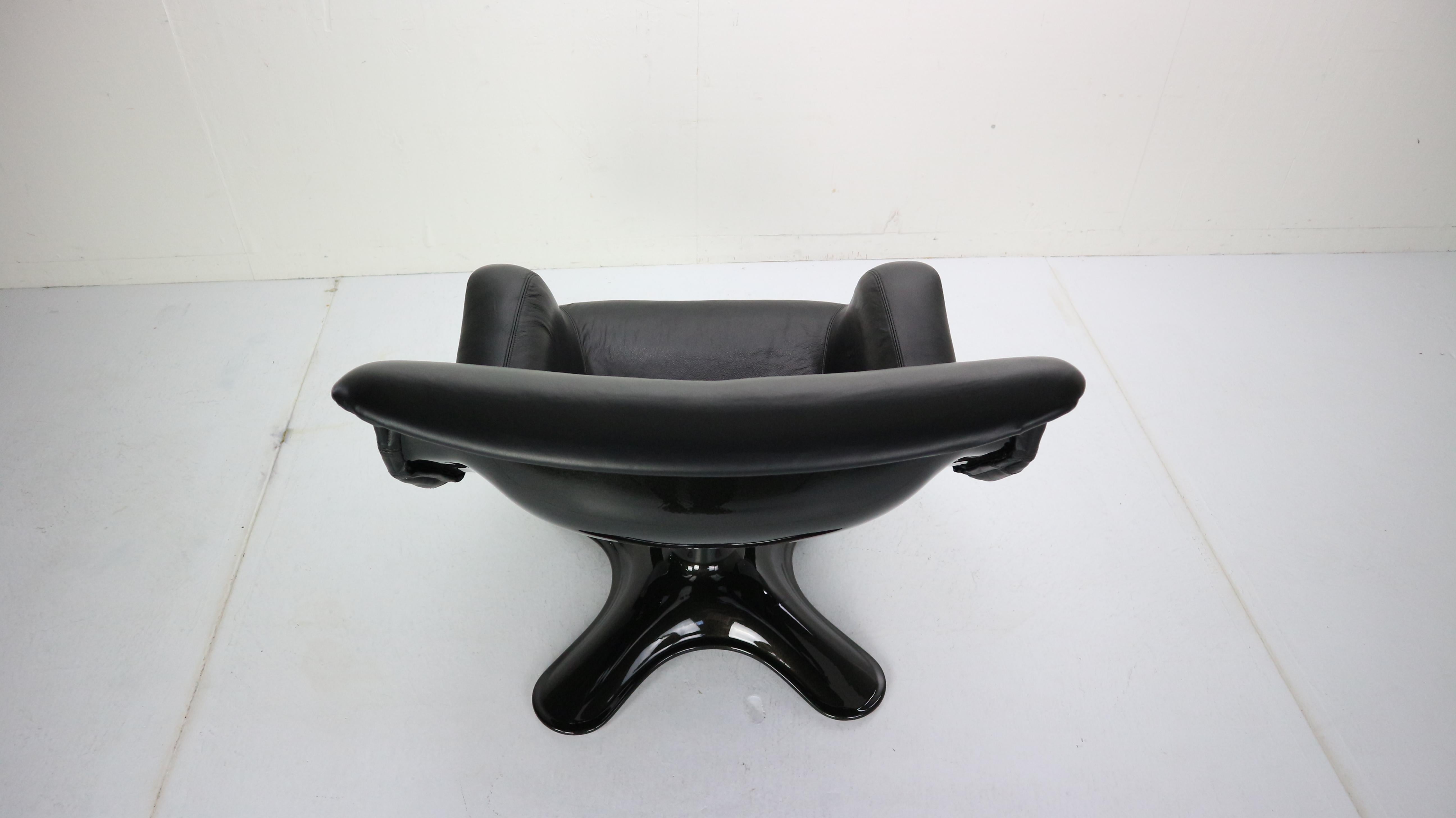 Yrjö Kukkapuro 'Karuselli' Lounge Chair in Black Leather for Haimi, 1960s 3