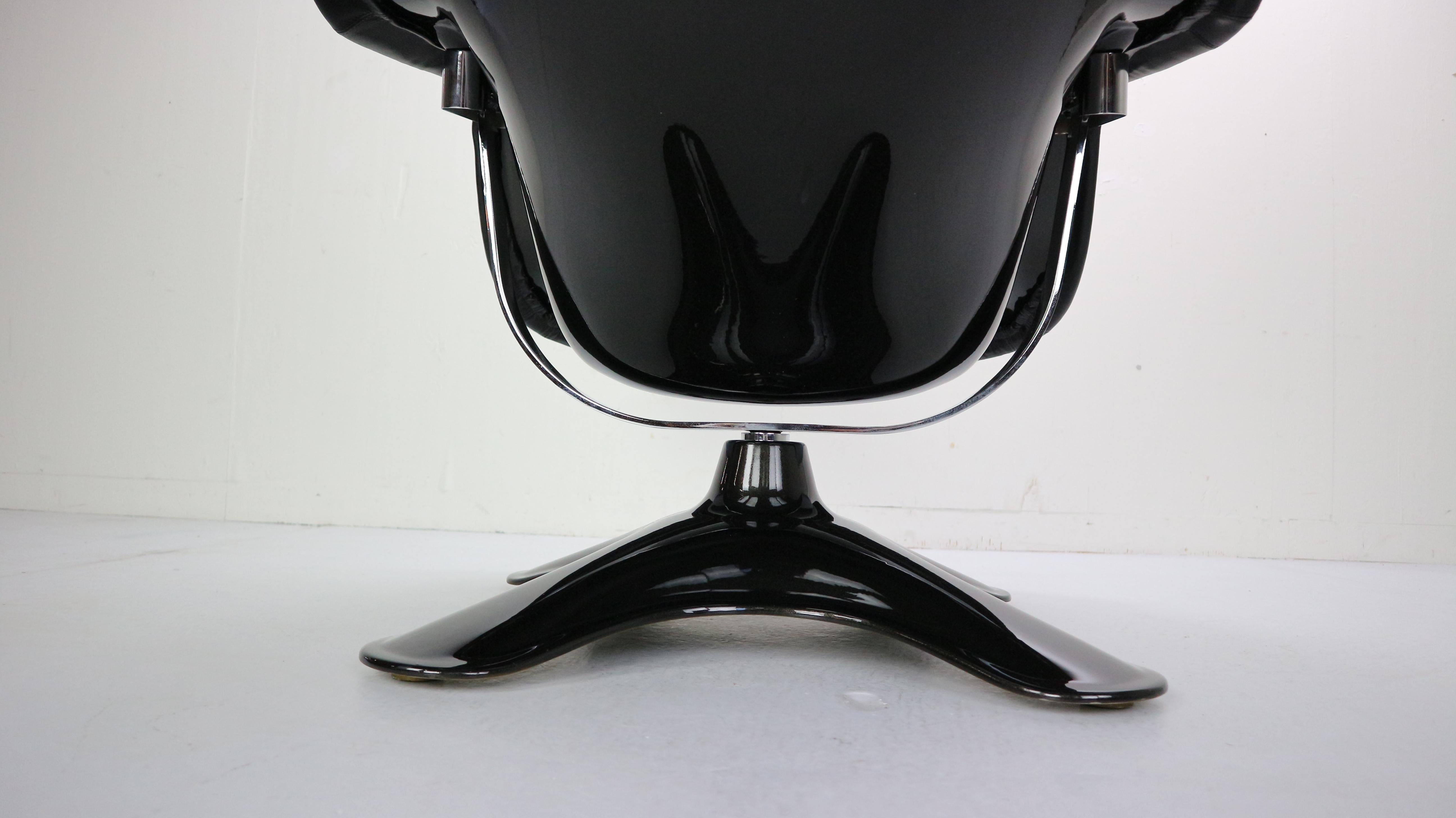 Yrjö Kukkapuro 'Karuselli' Lounge Chair in Black Leather for Haimi, 1960s 5