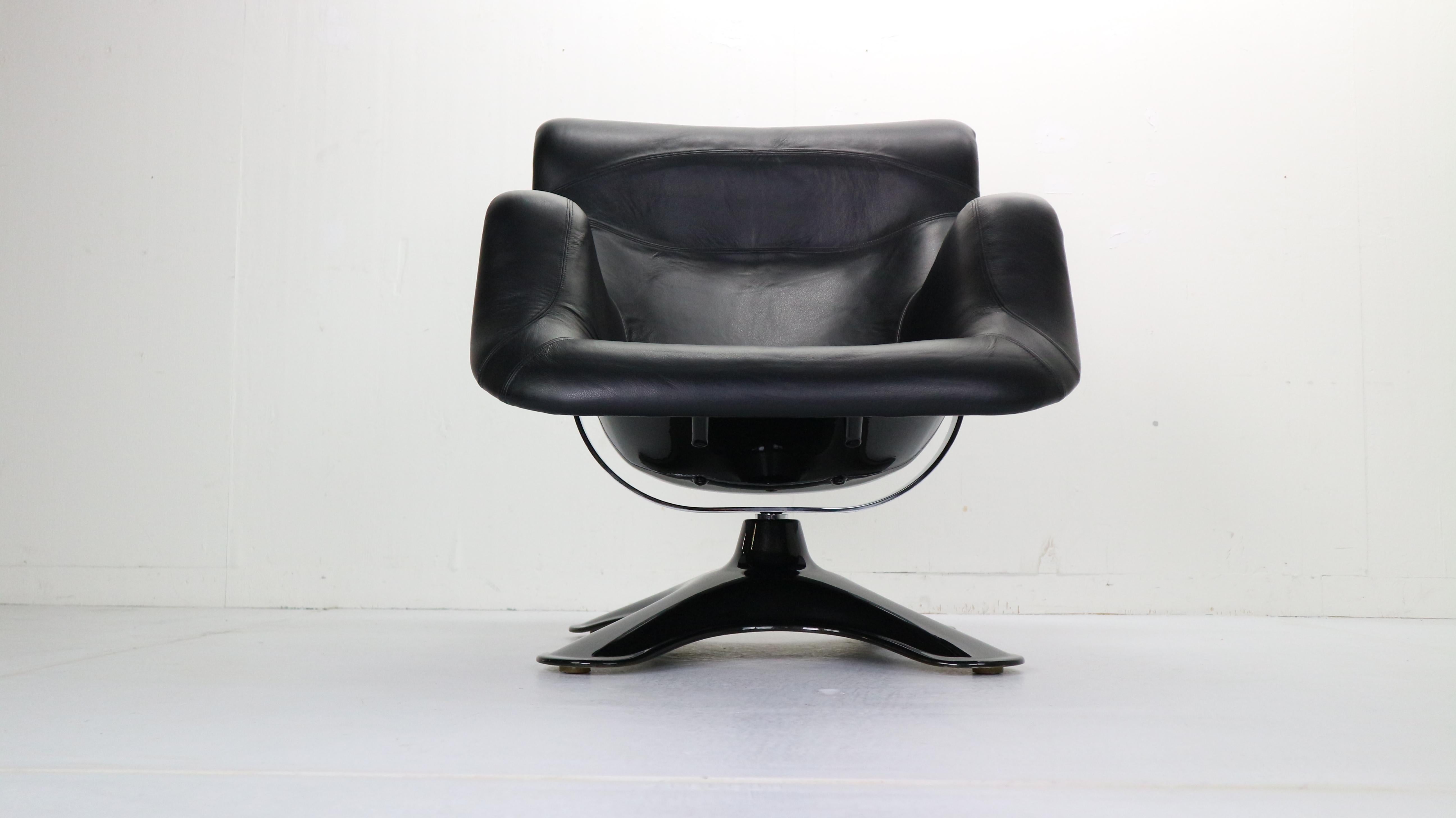 Scandinavian Modern Yrjö Kukkapuro 'Karuselli' Lounge Chair in Black Leather for Haimi, 1960s