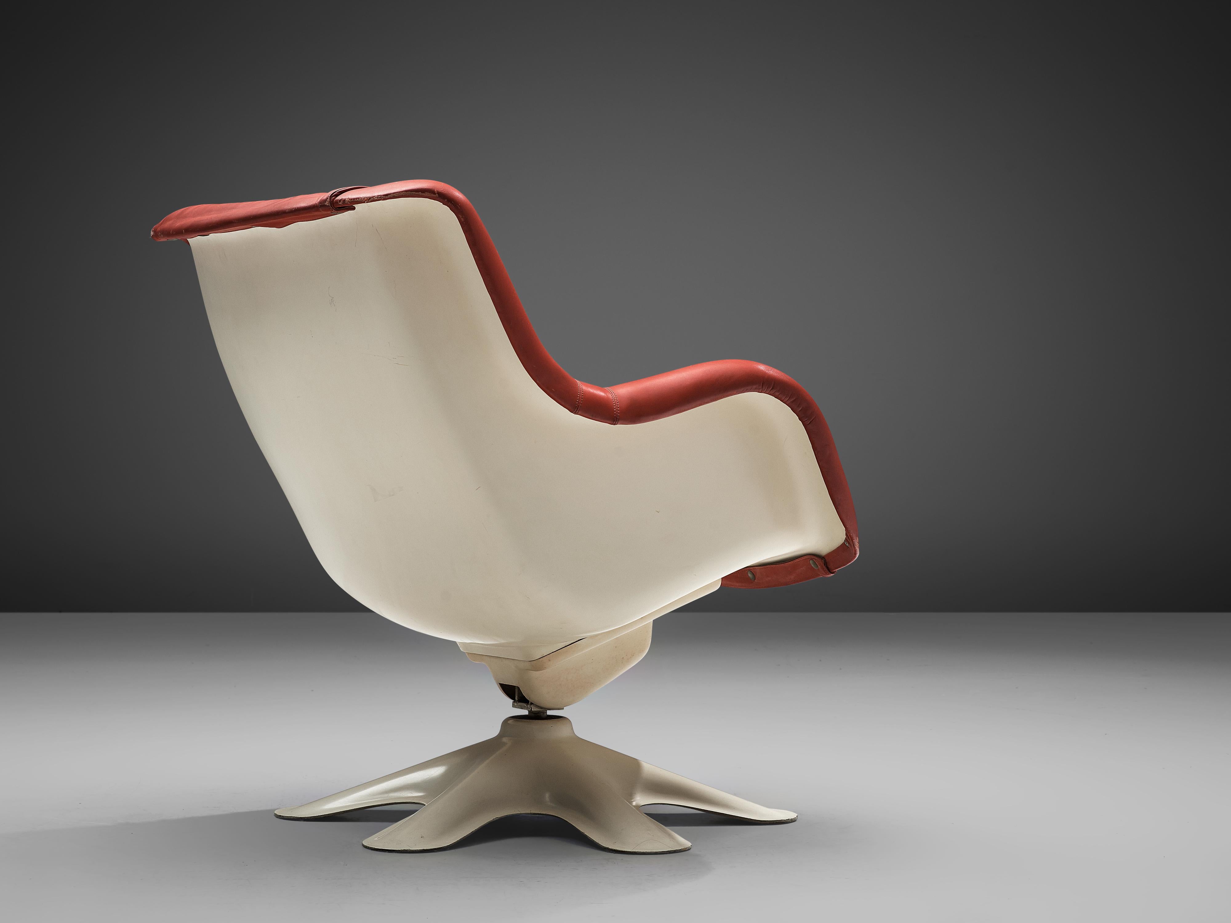 Mid-Century Modern Yrjö Kukkapuro 'Karuselli' Lounge Chair in Leather and Fibreglass For Sale