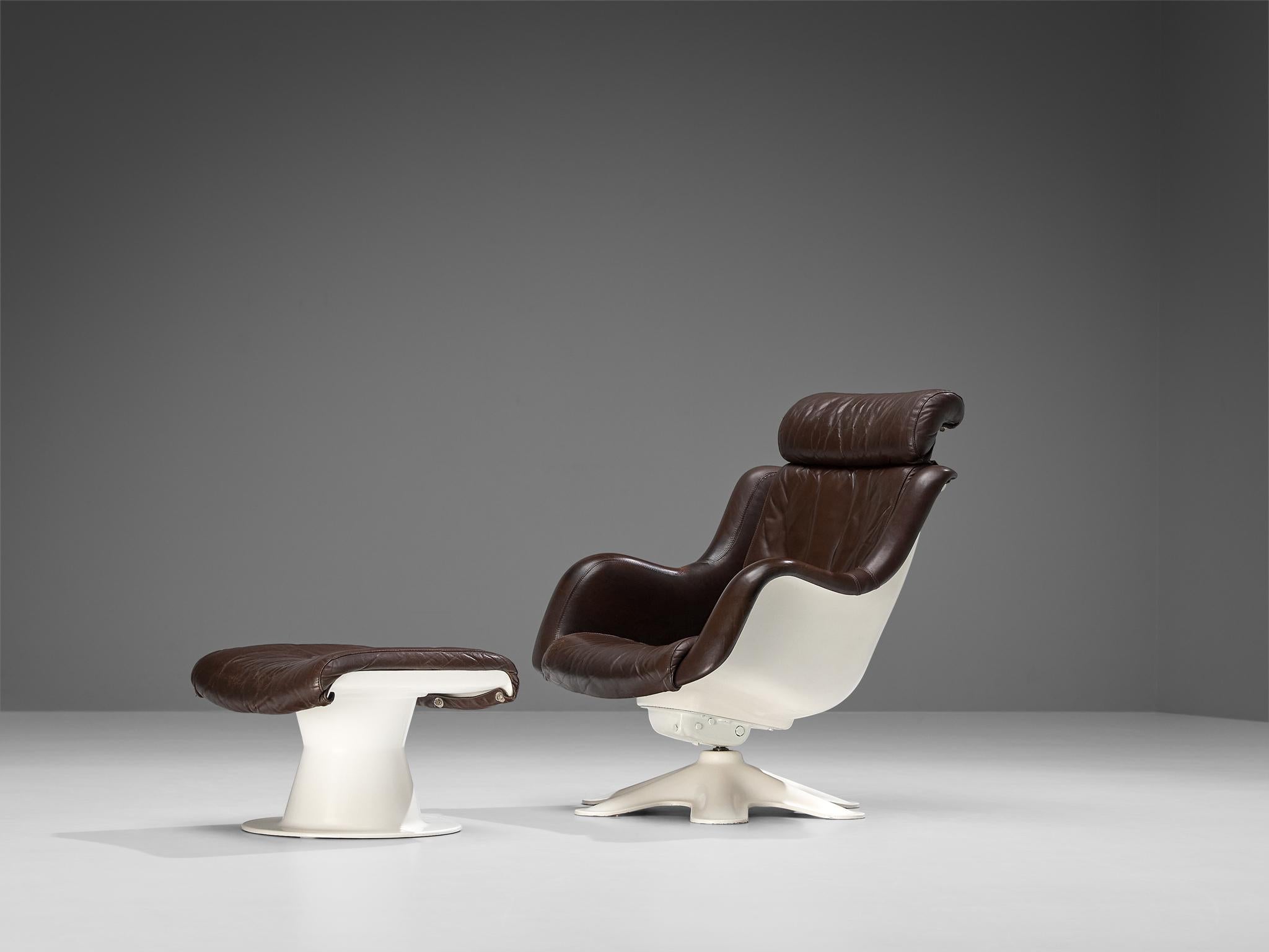 Scandinavian Modern Yrjö Kukkapuro Lounge Chair with Ottoman in Fiberglass and Black Leather For Sale