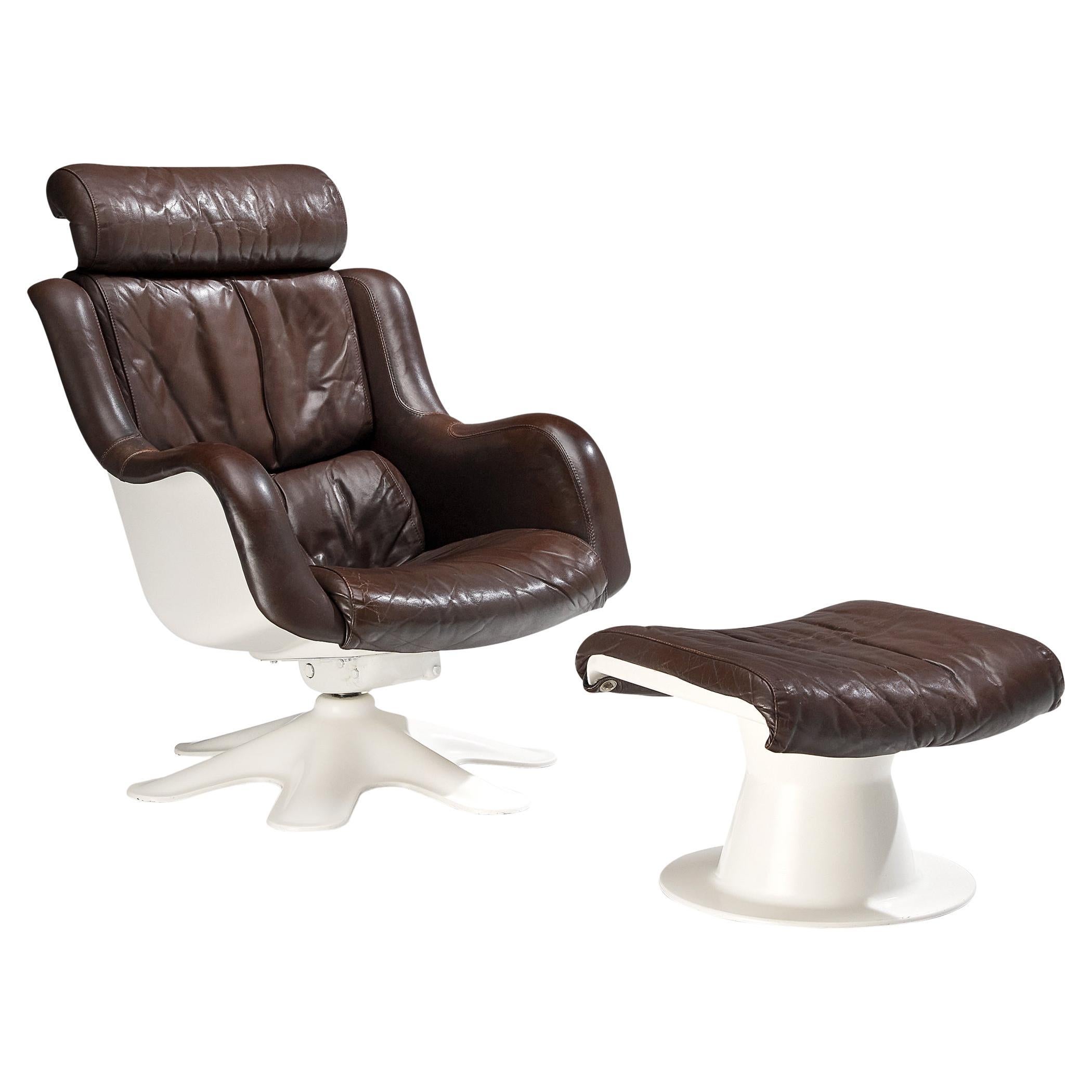 Yrjö Kukkapuro Lounge Chair with Ottoman in Fiberglass and Black Leather For Sale