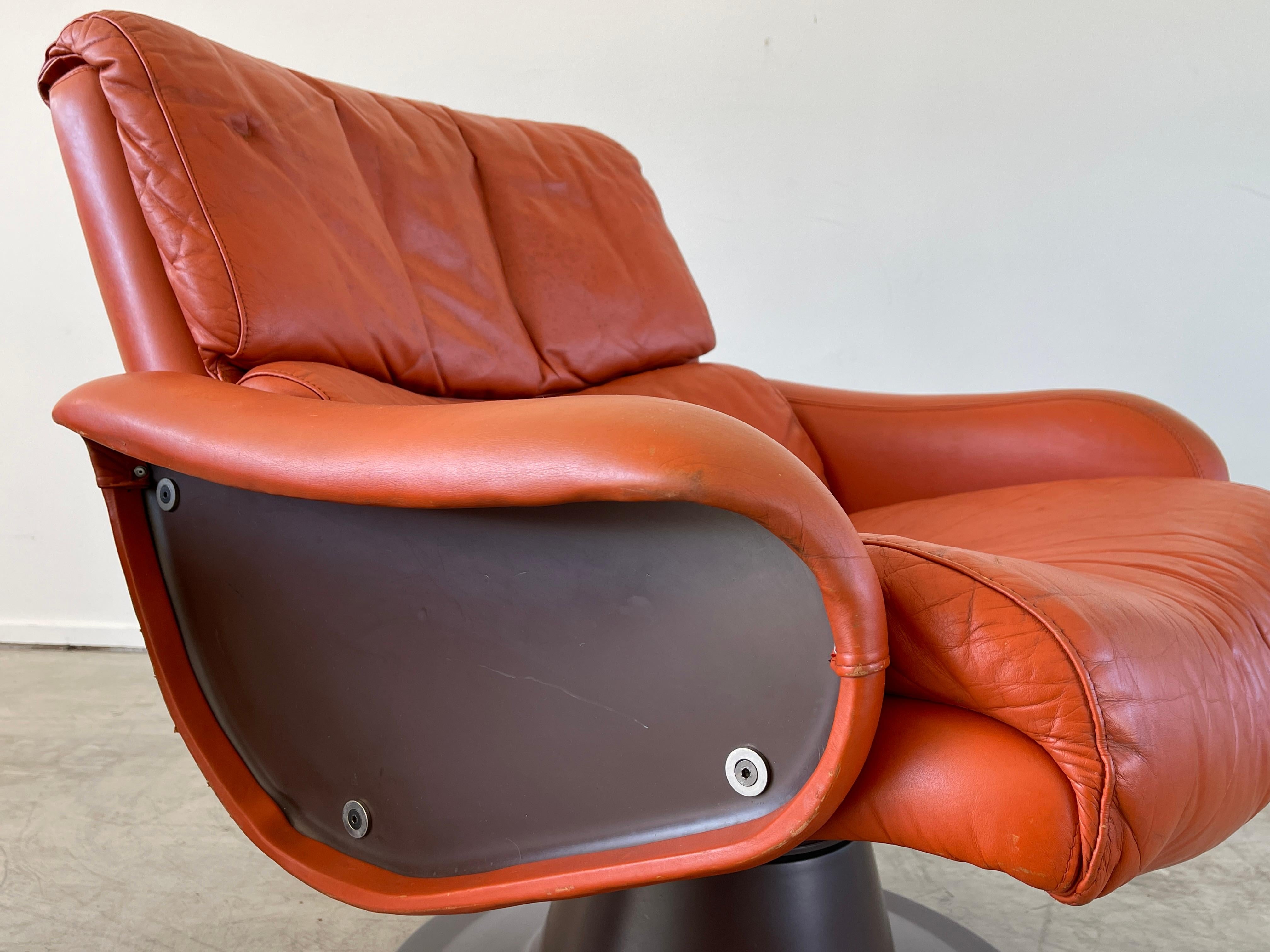 Yrjö Kukkapuro Lounge Chairs In Good Condition For Sale In Beverly Hills, CA