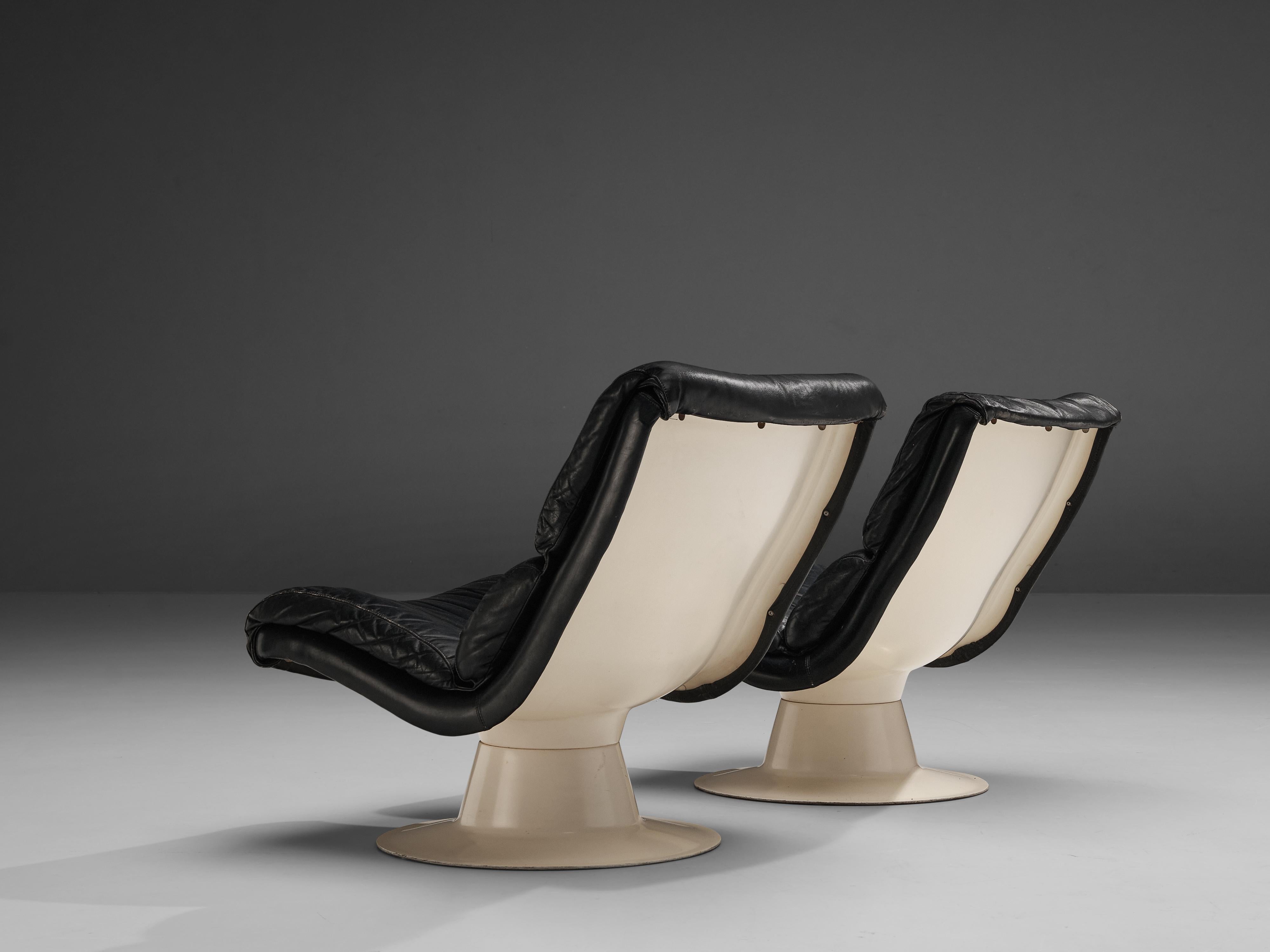 Yrjo Kukkapuro Pair of Lounge Chairs Model 'Saturnus C' in Black Leather 1