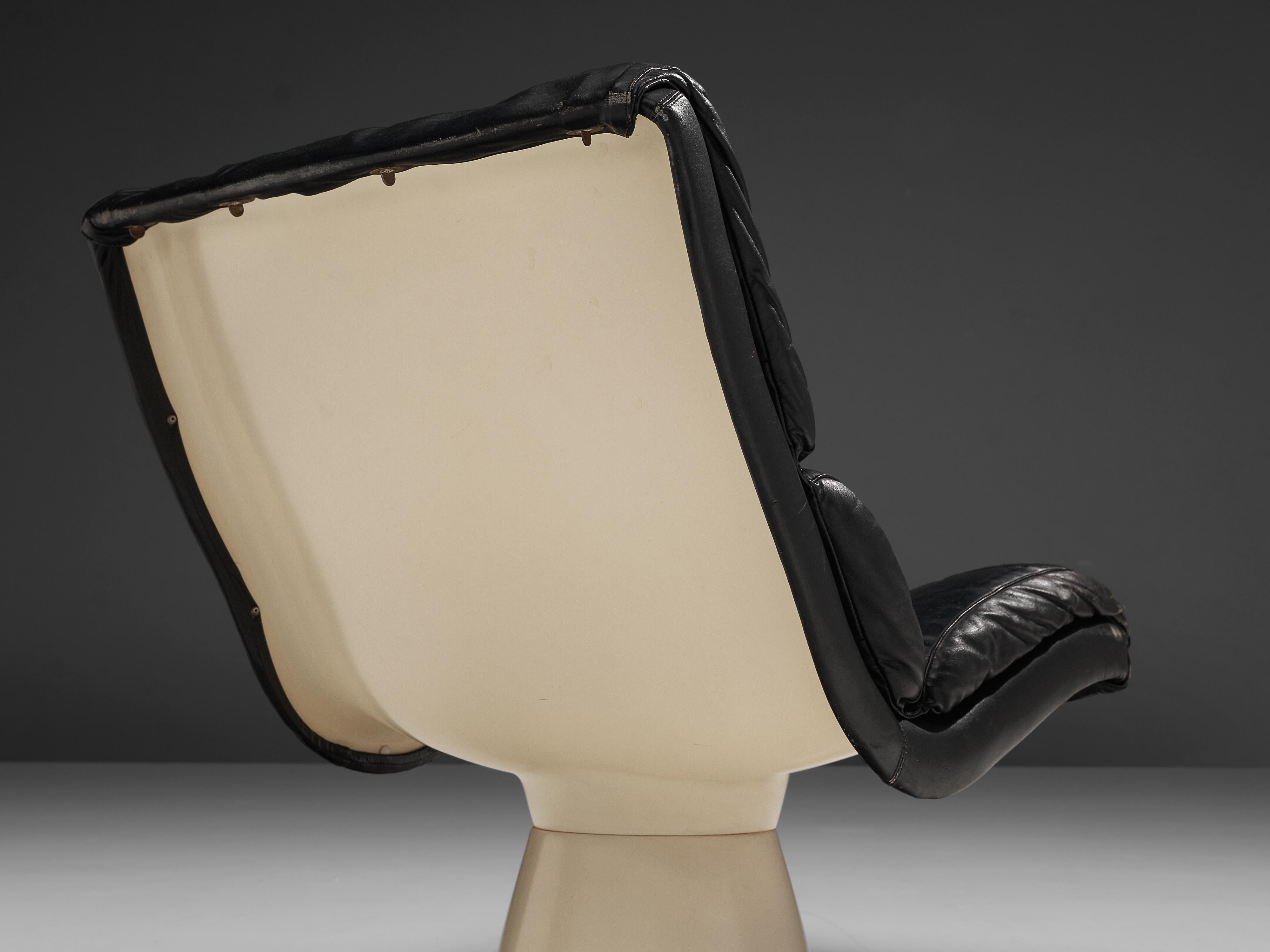 Scandinavian Modern Yrjo Kukkapuro Pair of Lounge Chairs Model 'Saturnus C' in Black Leather