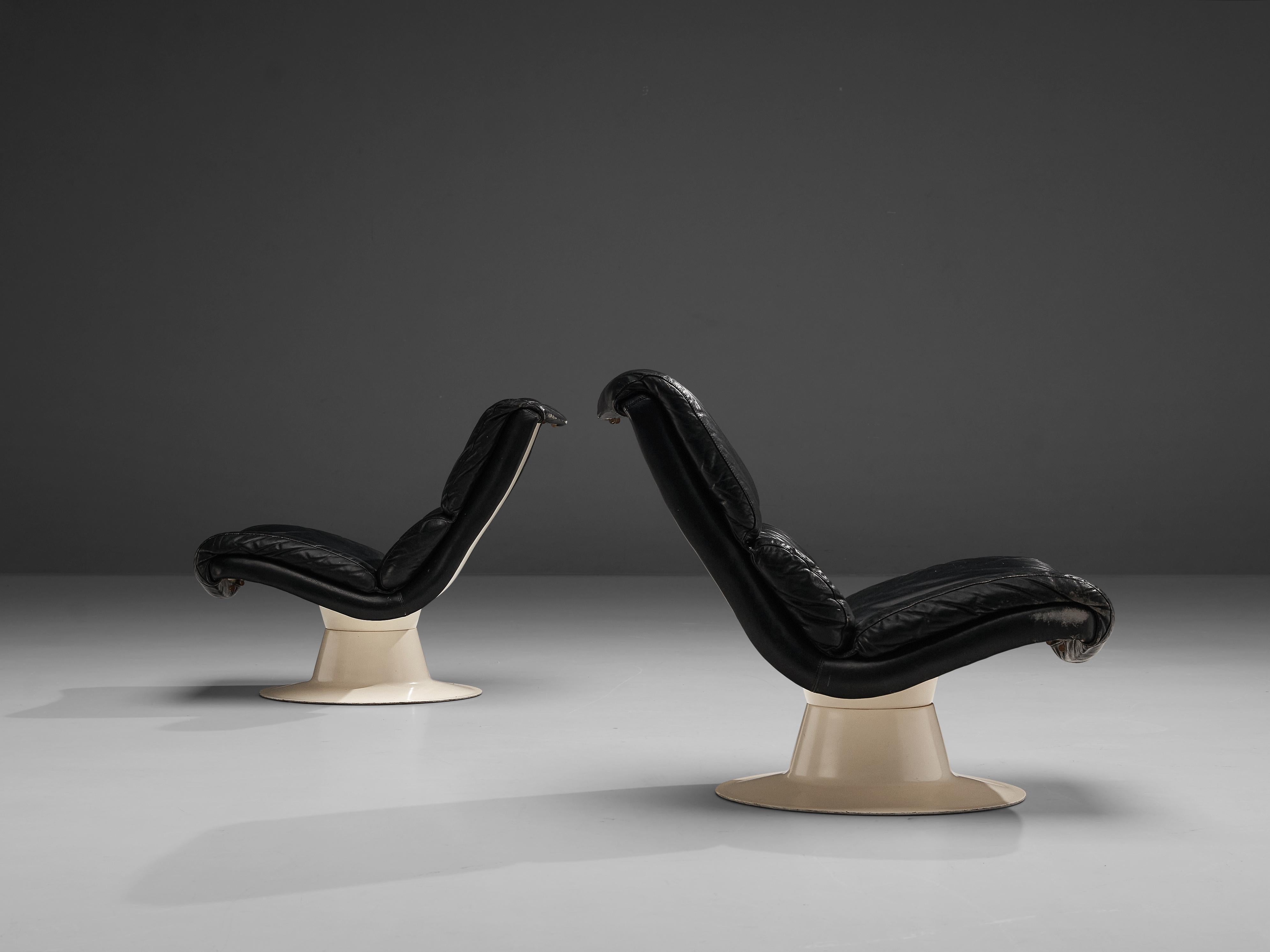 Finnish Yrjo Kukkapuro Pair of Lounge Chairs Model 'Saturnus C' in Black Leather