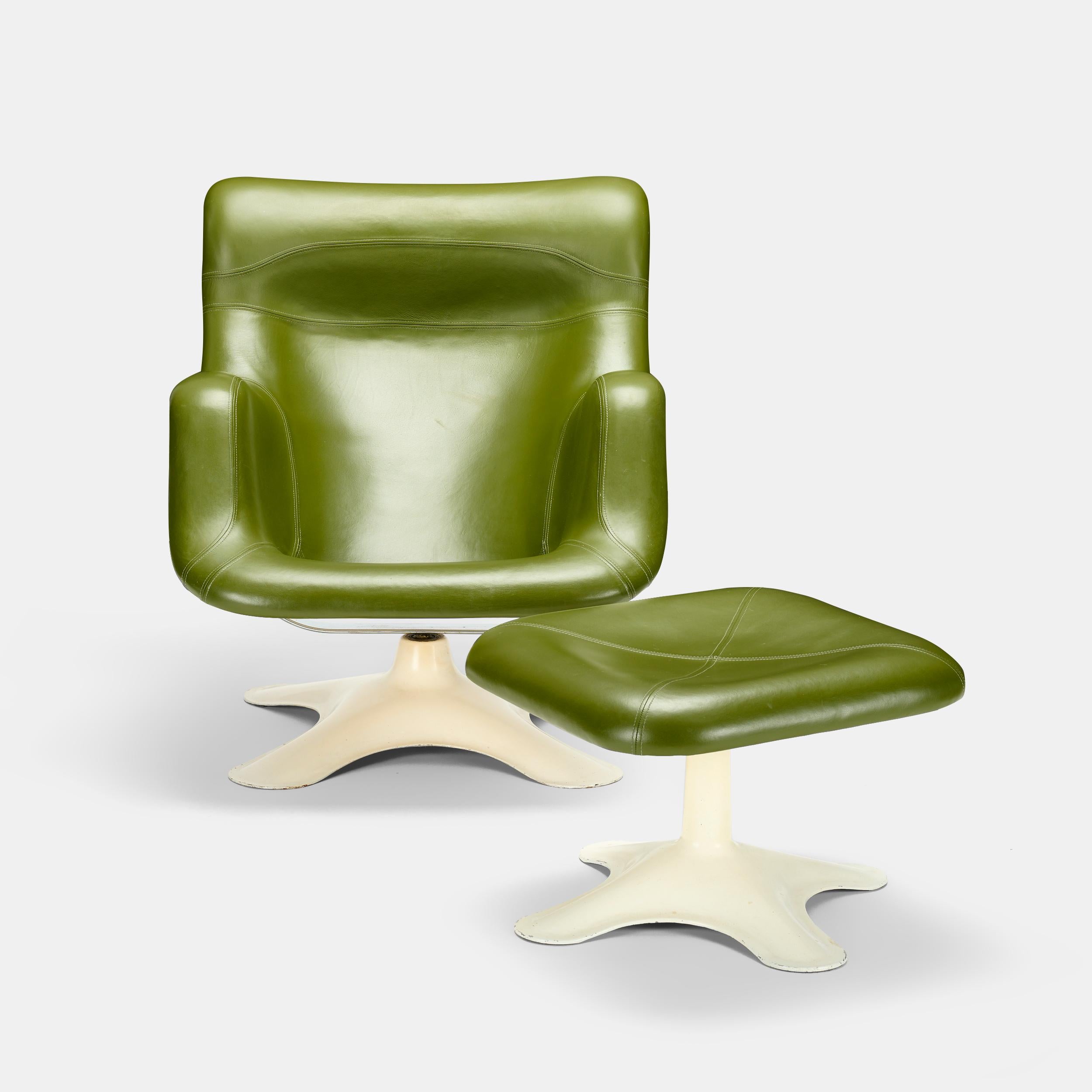 Yrjö Kukkapuro rare model Karuselli lounge chair model 418N with ottoman model 812J in green leather for Haimi, Finland, 1960s

Dimensions: 36 1/4