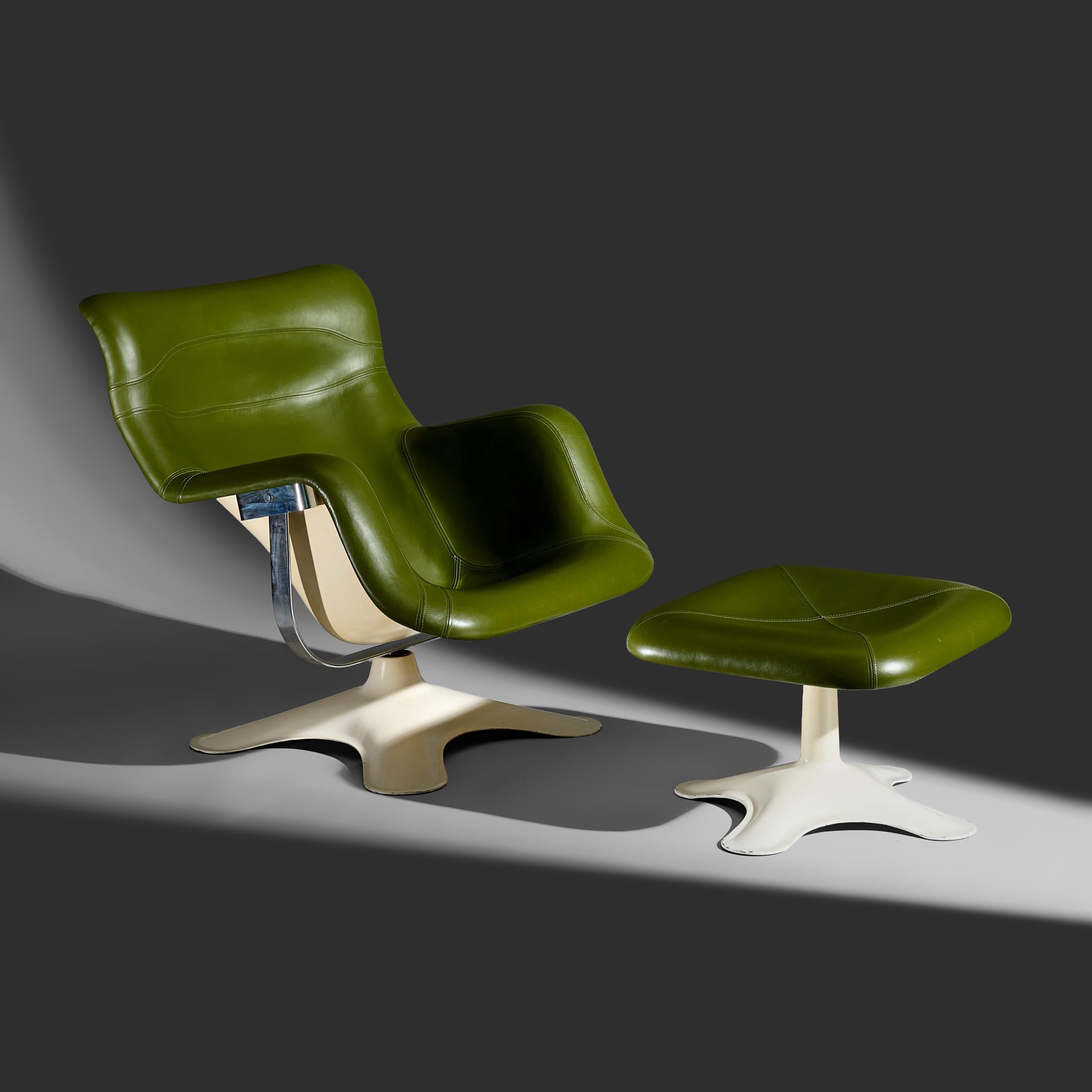 Finnish Yrjö Kukkapuro rare model Karuselli lounge chair with ottoman in green leather f