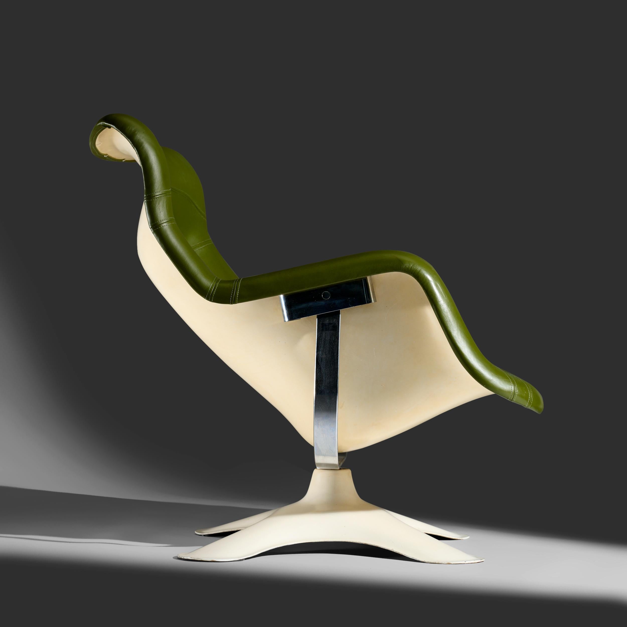 Yrjö Kukkapuro rare model Karuselli lounge chair with ottoman in green leather f In Excellent Condition In Skokie, IL