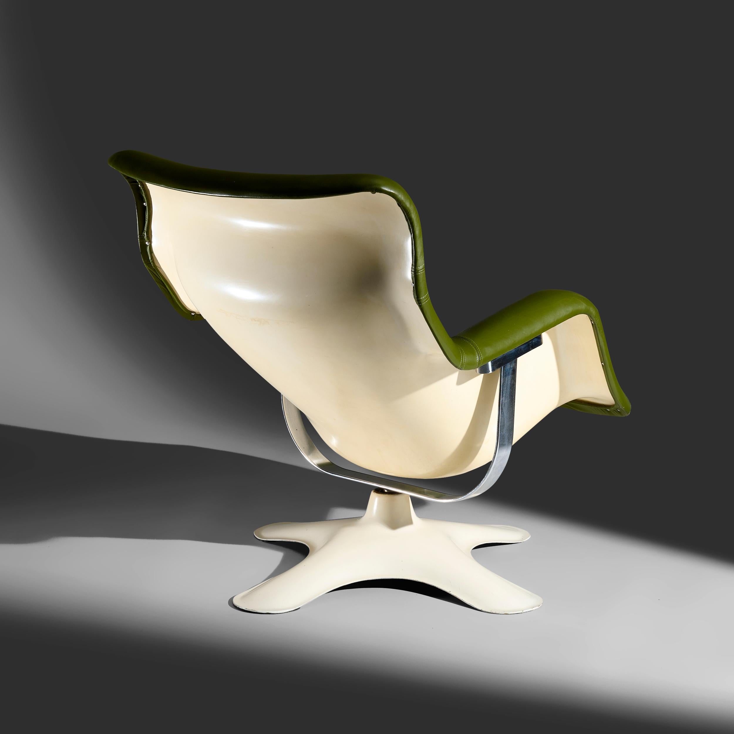 Mid-20th Century Yrjö Kukkapuro rare model Karuselli lounge chair with ottoman in green leather f