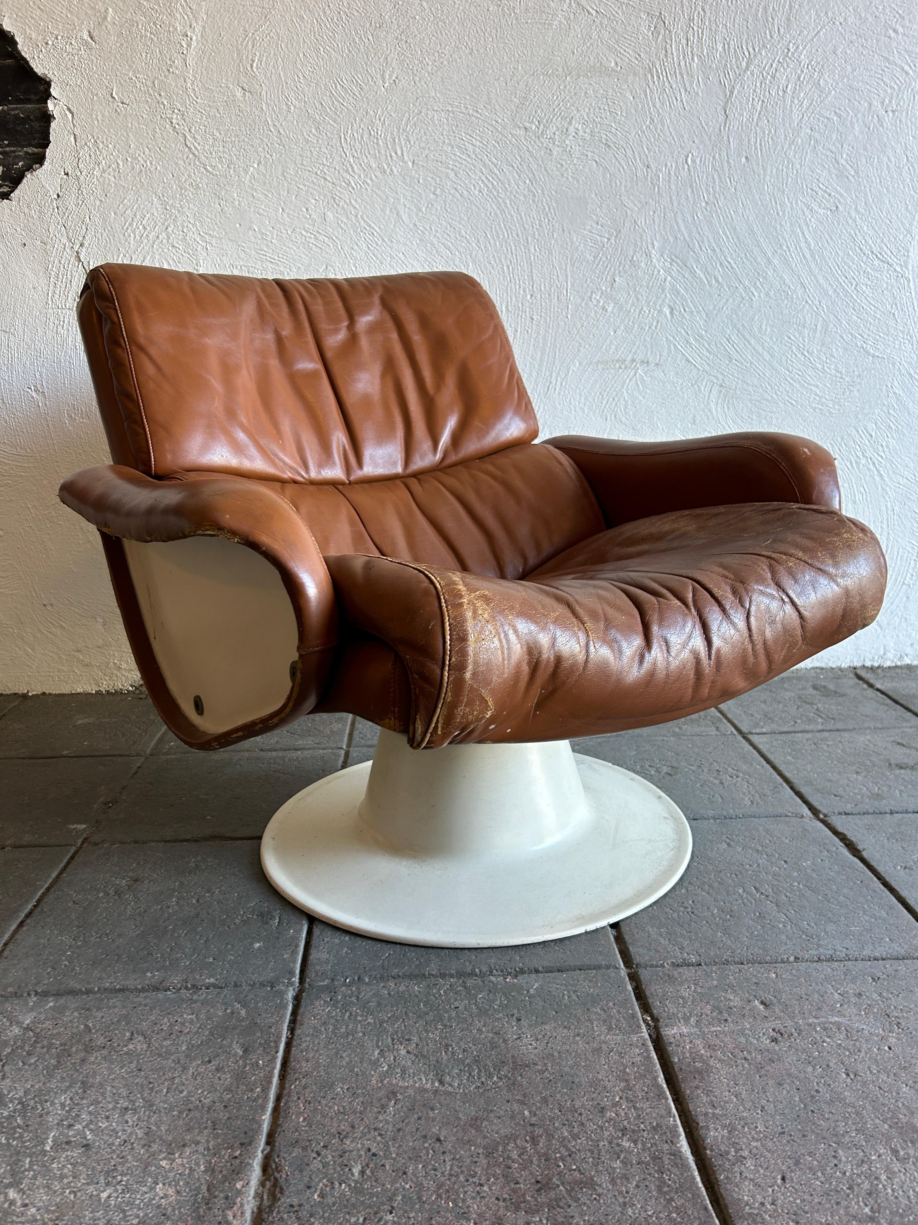 Mid-Century Modern Yrjo Kukkapuro Saturn Lounge Chair Model B-175-18 1960 Finland For Sale