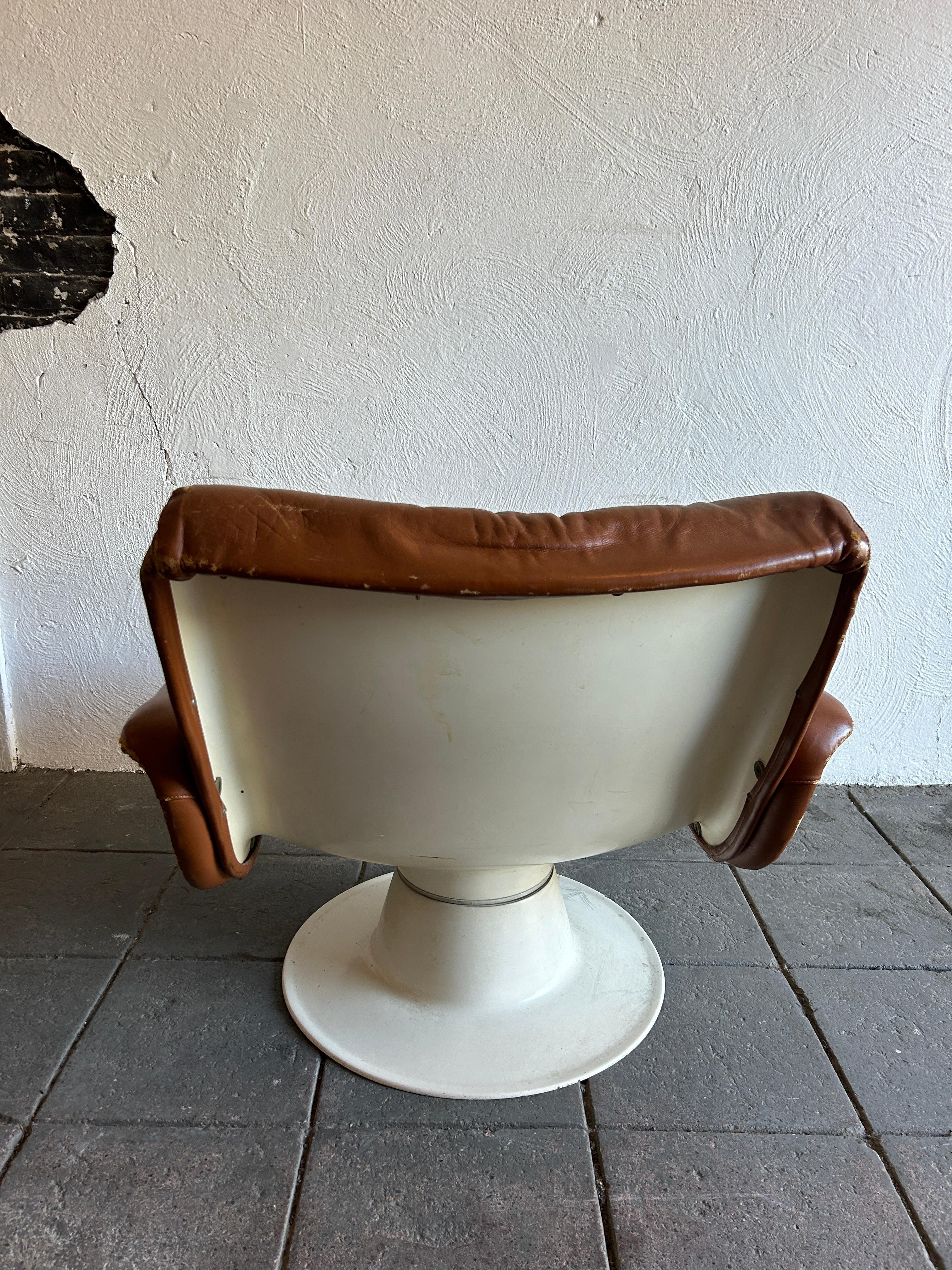 Finnish Yrjo Kukkapuro Saturn Lounge Chair Model B-175-18 1960 Finland