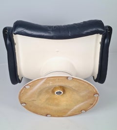 Silla Yrjö Kukkapuro Saturnus de cuero blanco y negro, Haimi Años 70