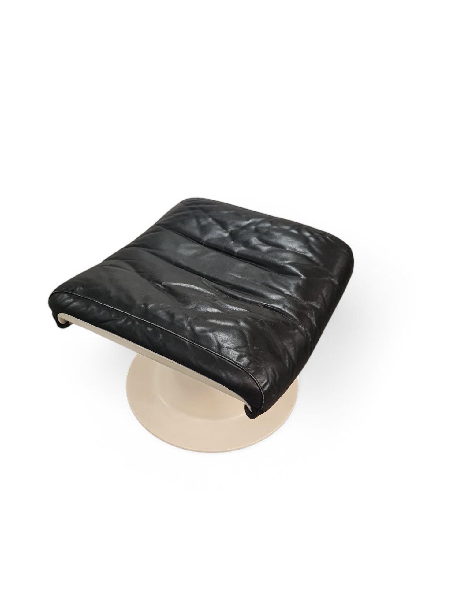 Late 20th Century Yrjö Kukkapuro Saturnus Stool in White & Black Leather, Haimi 1970s For Sale