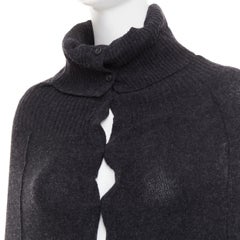 Y'S YOHJI YAMAMOTO asymmetrischer Rollkragenpullover mit Knopfleiste aus Wolle, Strickkleid JP3 L
