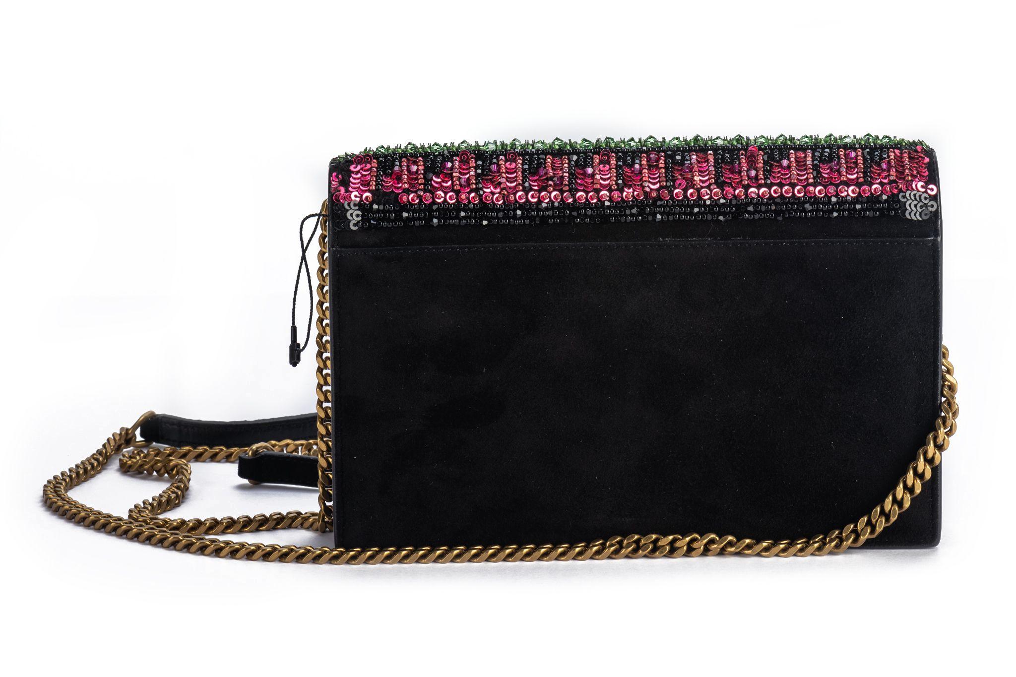 YSL Bolso cruzado de lentejuelas de ante negro NUEVO en Nuevo estado para la venta en West Hollywood, CA