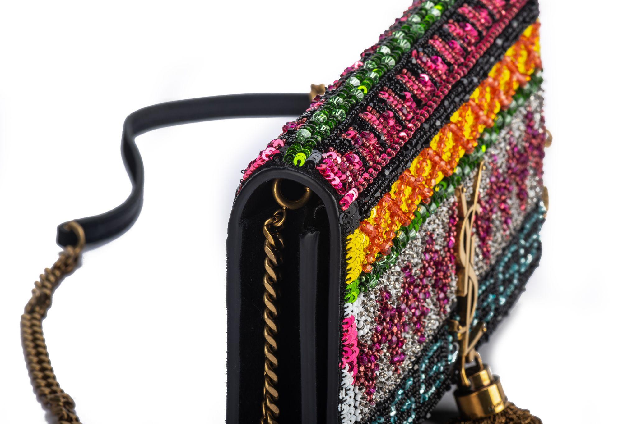 YSL Bolso cruzado de lentejuelas de ante negro NUEVO en venta 4
