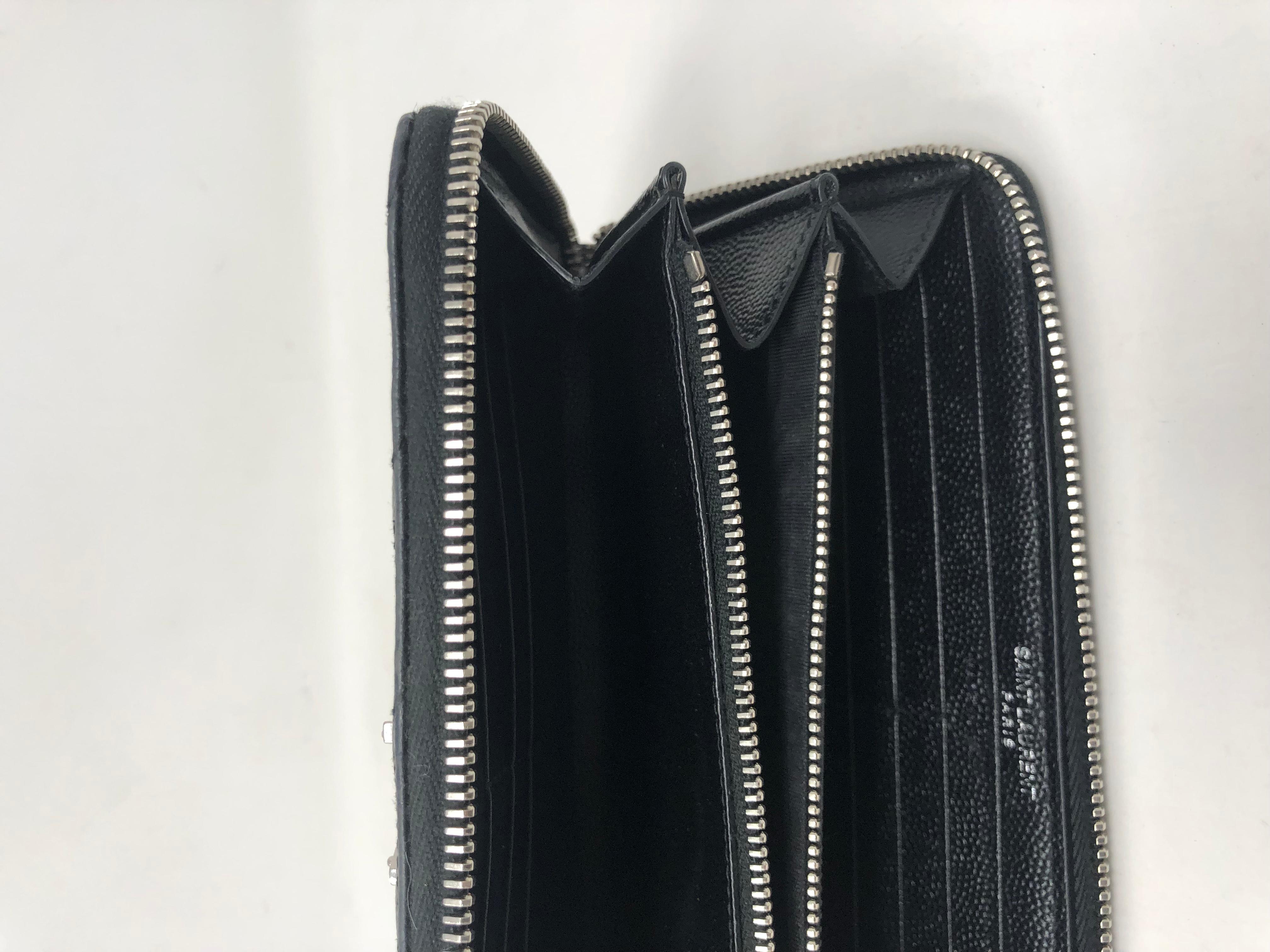 YSL Black Wallet In Excellent Condition In Athens, GA