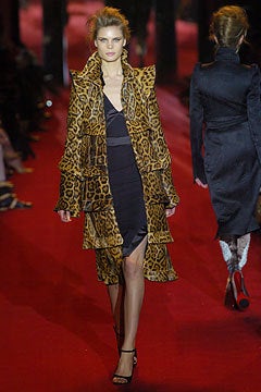 YSL par Tom Ford - Automne 2004 - Manteau pagode en vente 5