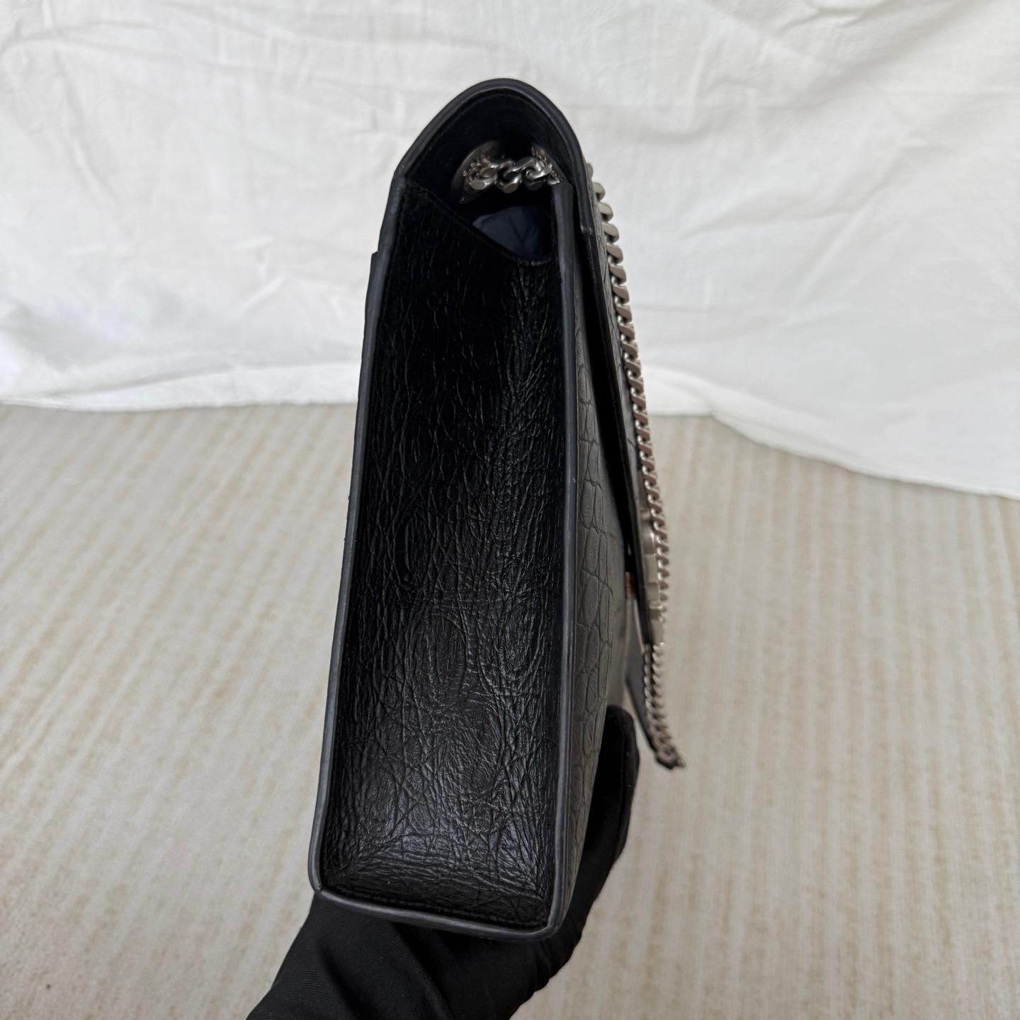 YSL Enveloppe Large Noir Cuir Gaufré Crocodile Argenté Pour femmes en vente