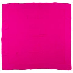 YSL Grande écharpe en soie texturée fuchsia