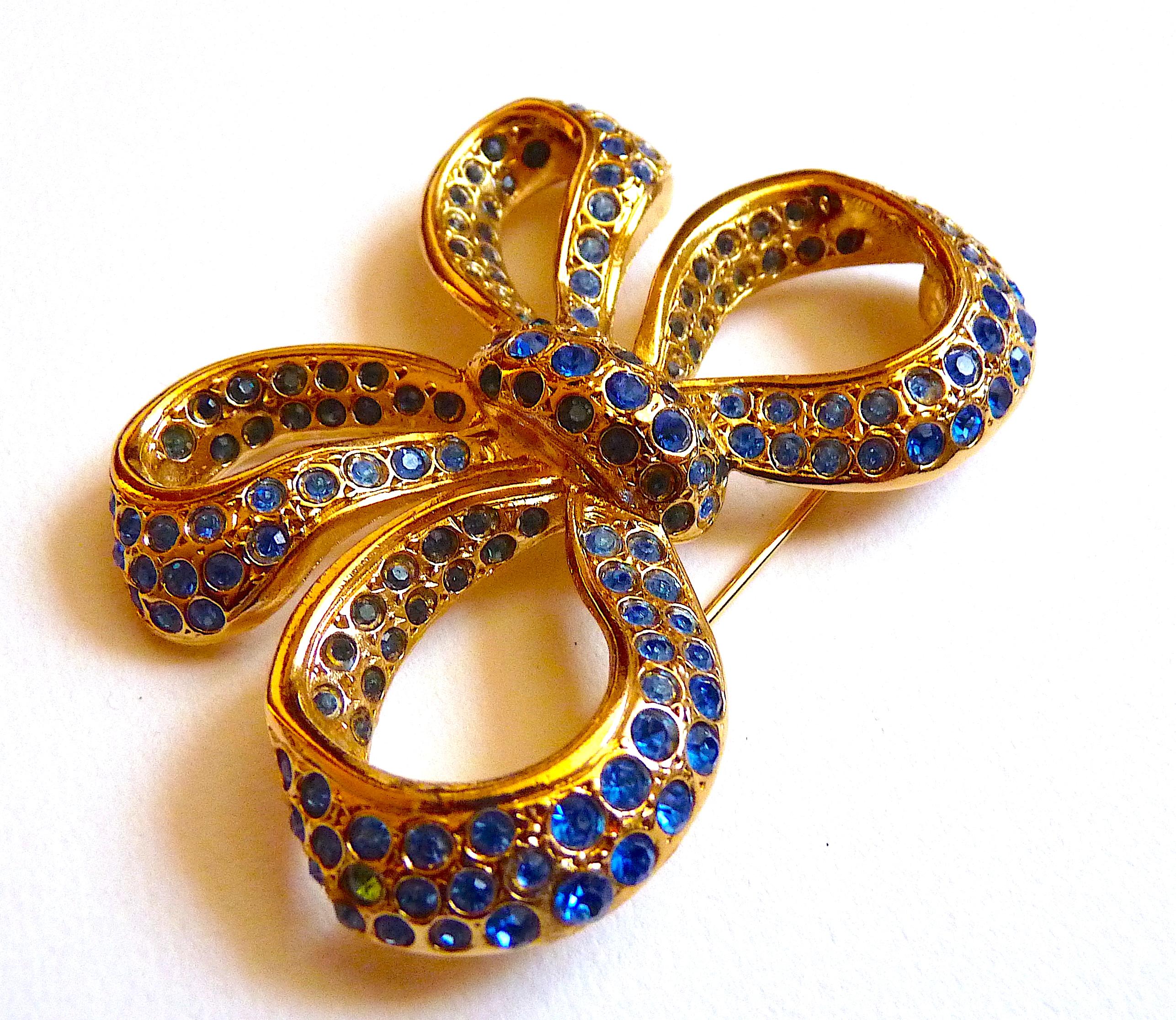YSL Gilt Metal and Blue Crystal Stones Bow Brooch, Vintage 1980s For Sale 4