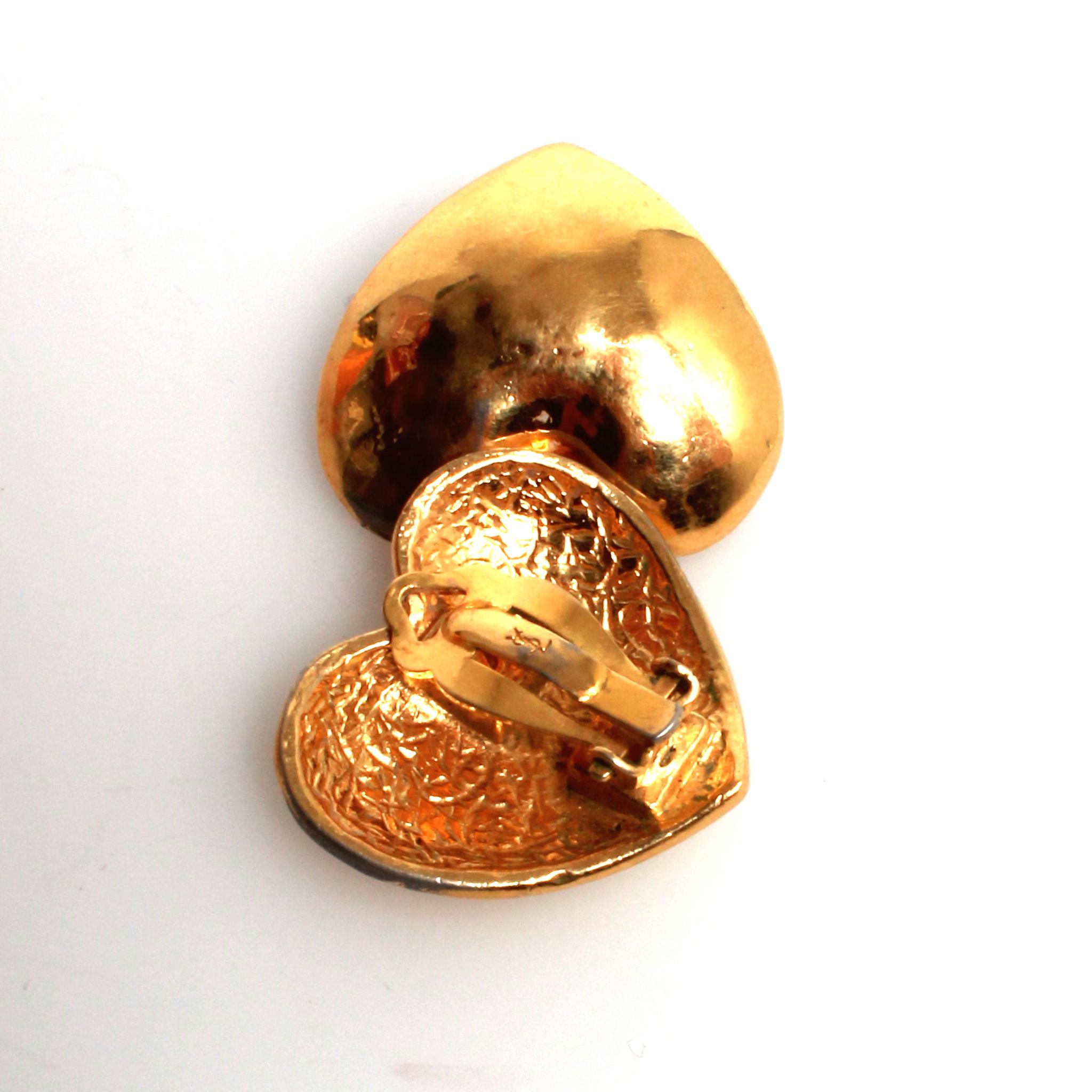 	YSL gold heart clip on earrings In Good Condition For Sale In Melbourne, Victoria