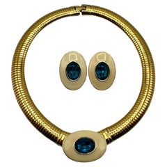 YSL - Collier et boucles d'oreilles oméga en or, émail ivoire et strass sarcelle