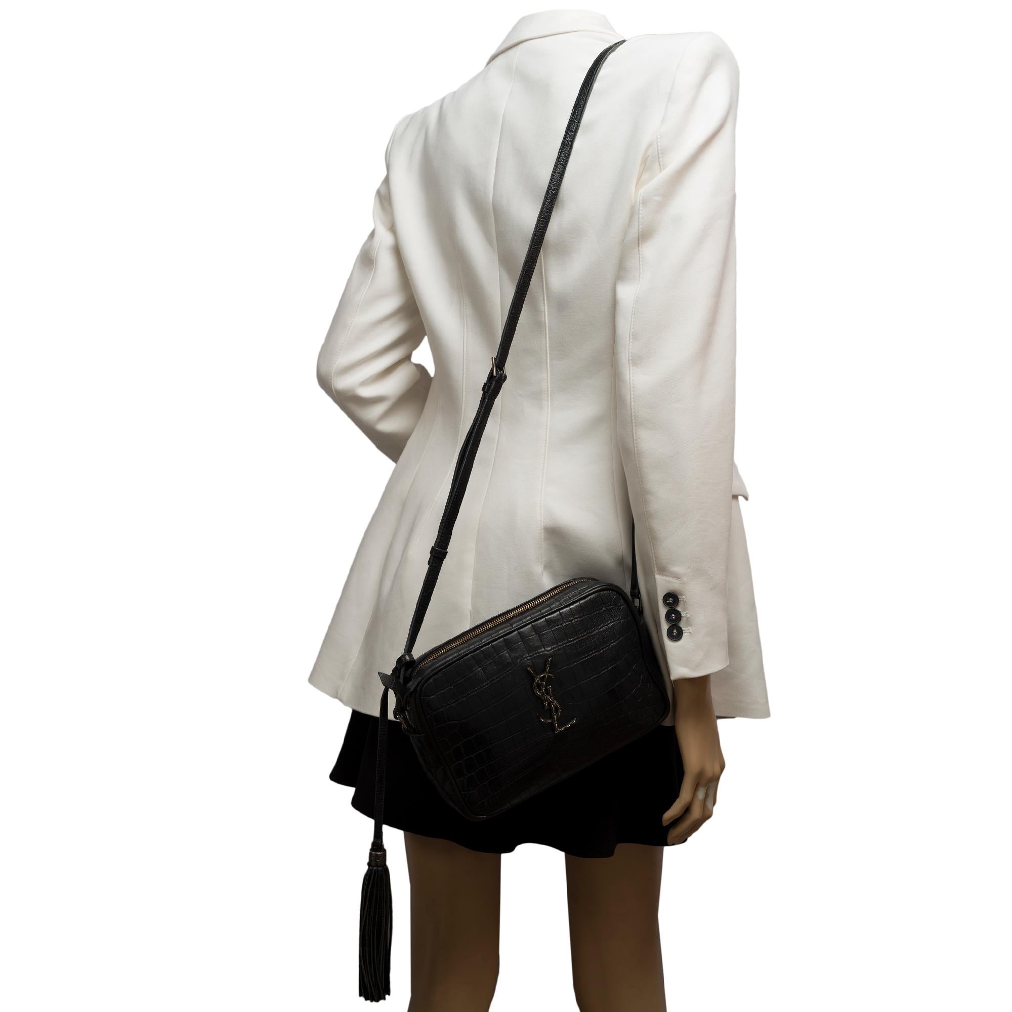 Sac à bandoulière YSL Lou Camera en cuir de veau façon crocodile noir, SHW 8