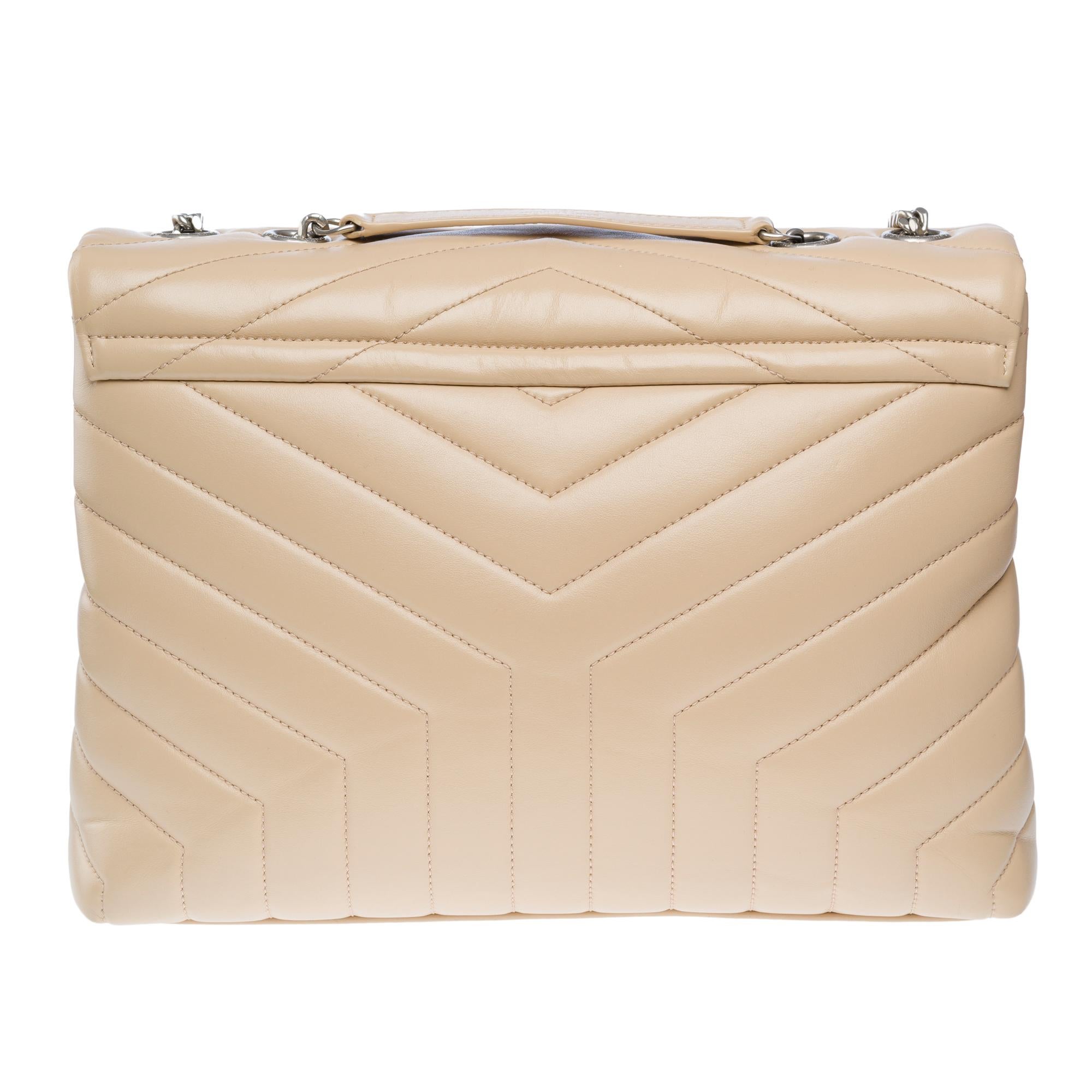 YSL Loulou Medium shoulder bag in beige quilted calf leather, SHW In Excellent Condition In Paris, IDF