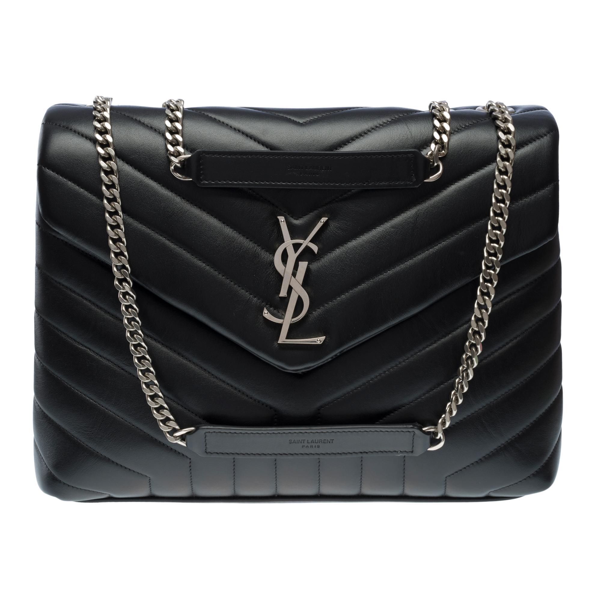 YSL Loulou Medium shoulder bag in black chevron quilted calf leather, PHW In Excellent Condition In Paris, IDF