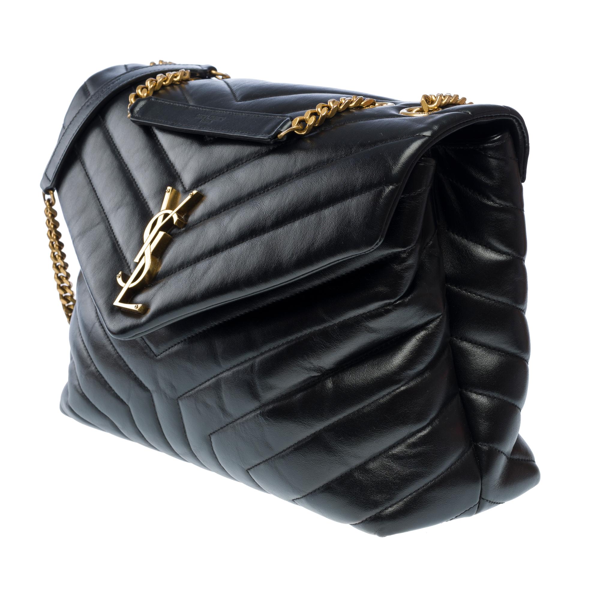 YSL Loulou Medium shoulder flap bag in black chevron quilted calf leather, GHW In Good Condition For Sale In Paris, IDF