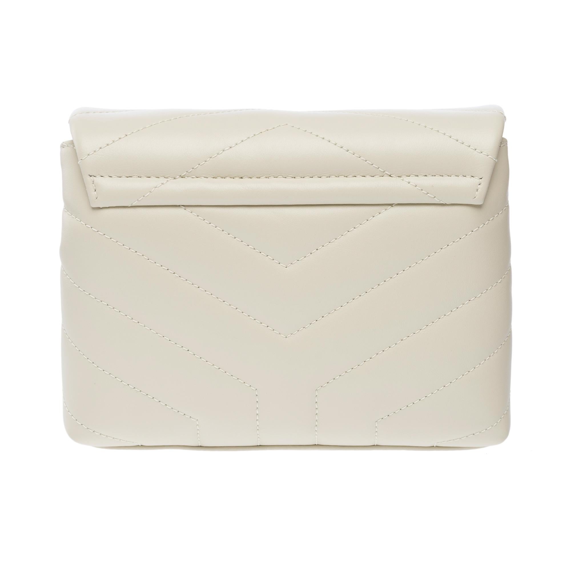 YSL Loulou Toy en cuir de veau matelassé beige, GHW Unisexe en vente