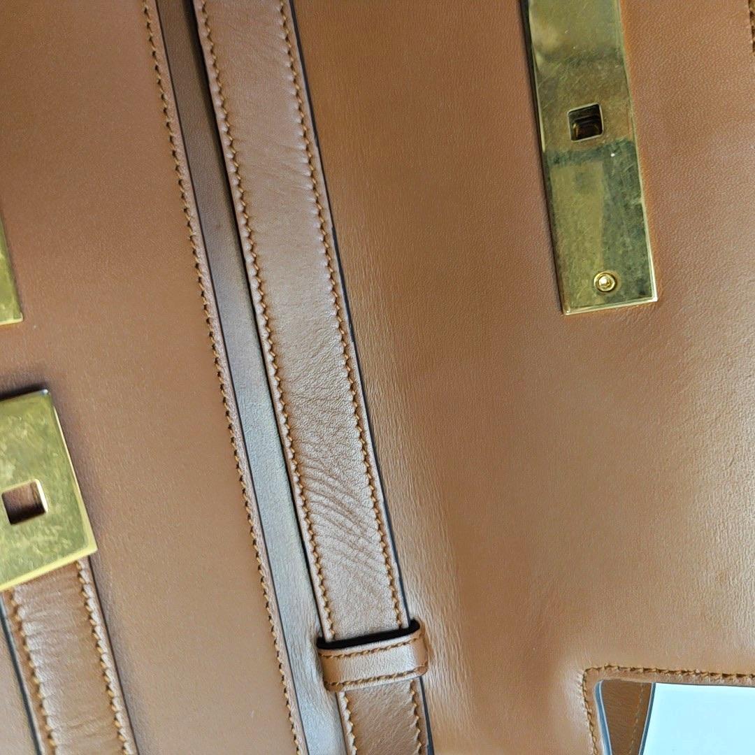 YSL Manhatten Umhängetasche Braun Schulter im Angebot 7