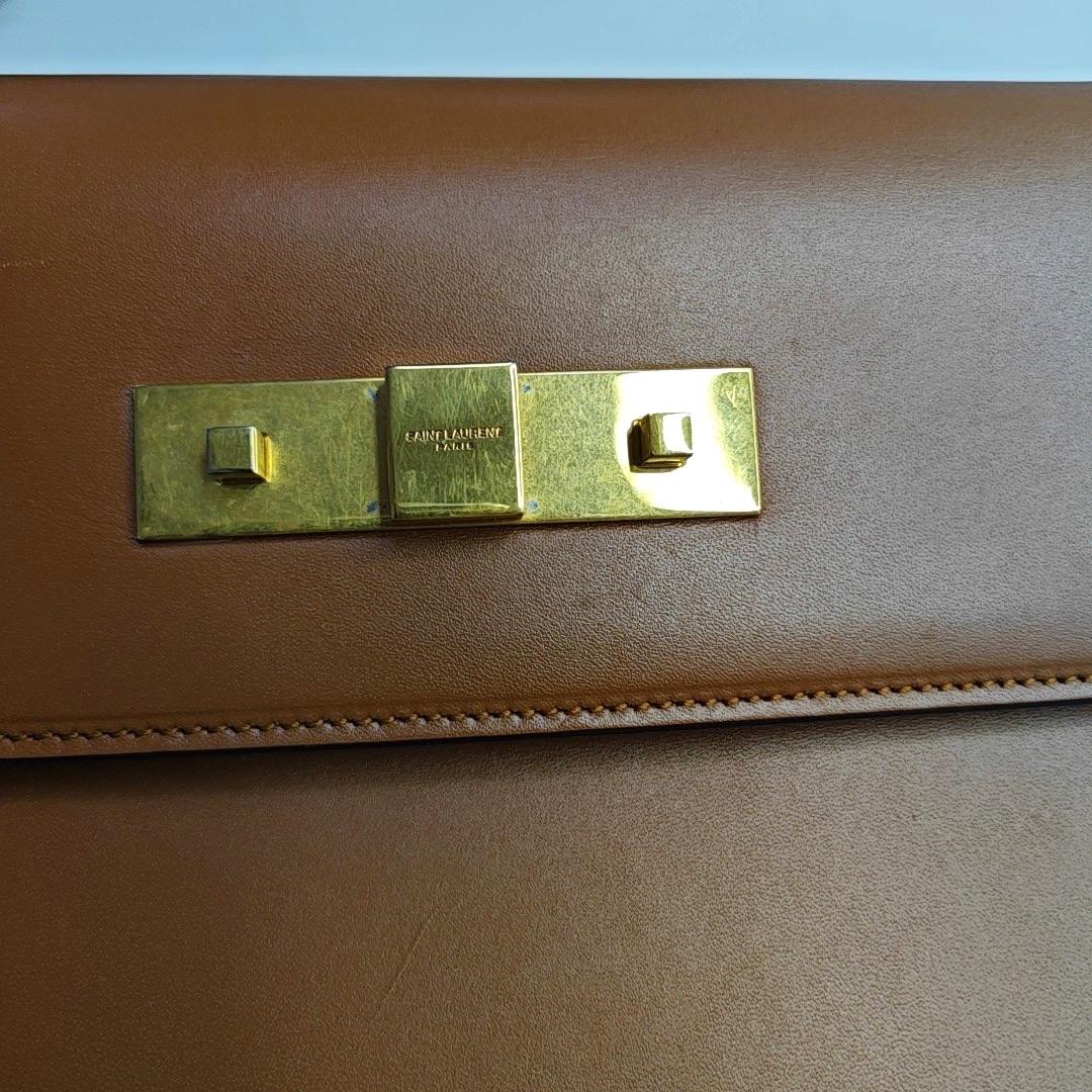 YSL Manhatten Umhängetasche Braun Schulter im Angebot 8