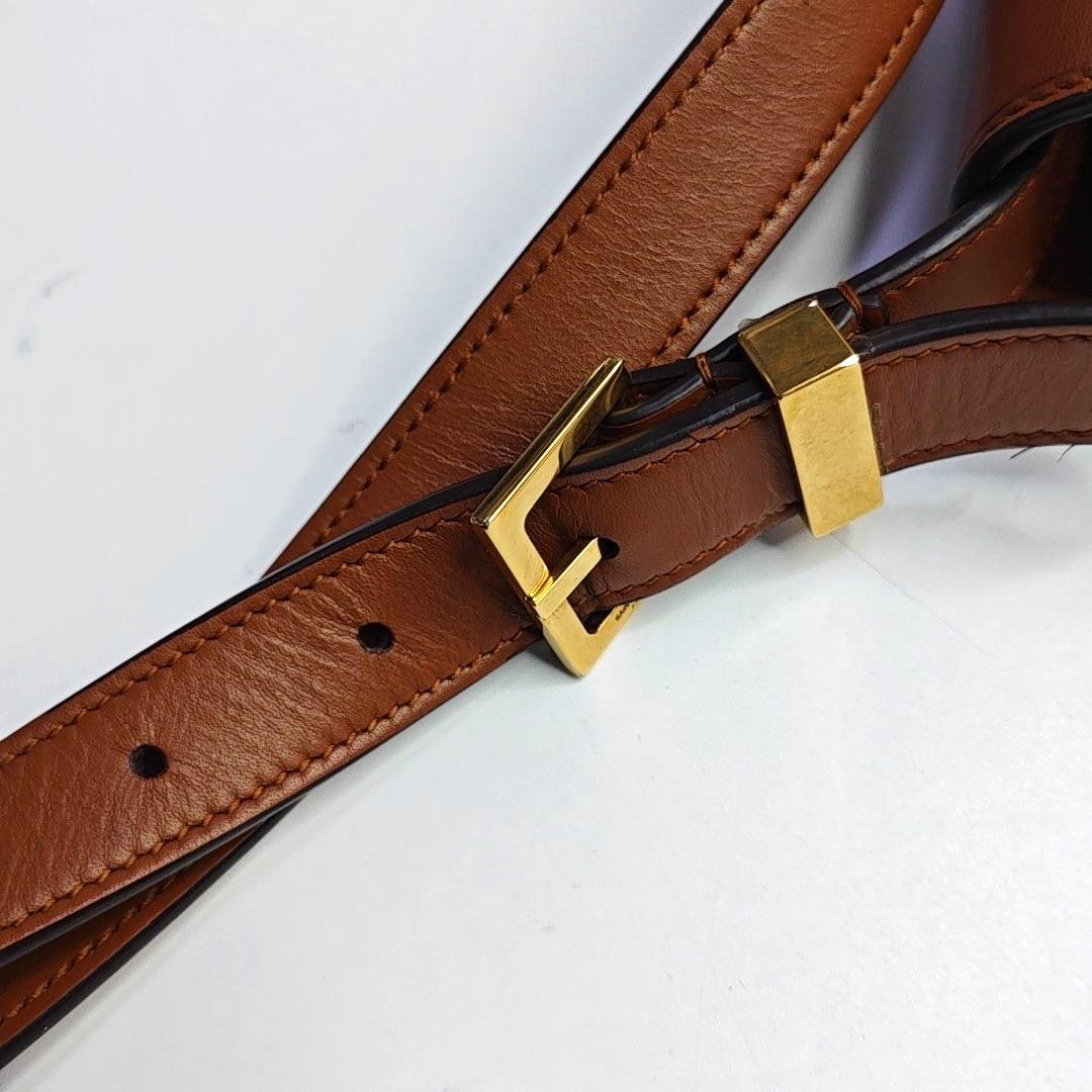 YSL Manhatten Umhängetasche Braun Schulter im Angebot 14