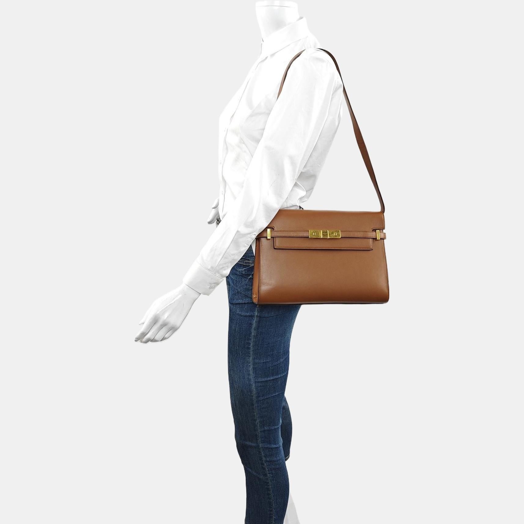 YSL Manhatten Umhängetasche Braun Schulter
Dies sind professionelle Fotos der tatsächlich von Luxbags angebotenen Tasche.
ZUSTAND: SEHR GUT
Dieser gebrauchte Artikel ist in sehr gutem Zustand mit leichten Gebrauchsspuren. Es kann kleinere Kratzer an