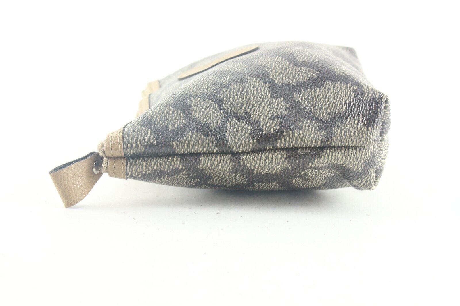 YSL Monogram Cosmetic Pouch 1YSL811K In Good Condition For Sale In Dix hills, NY