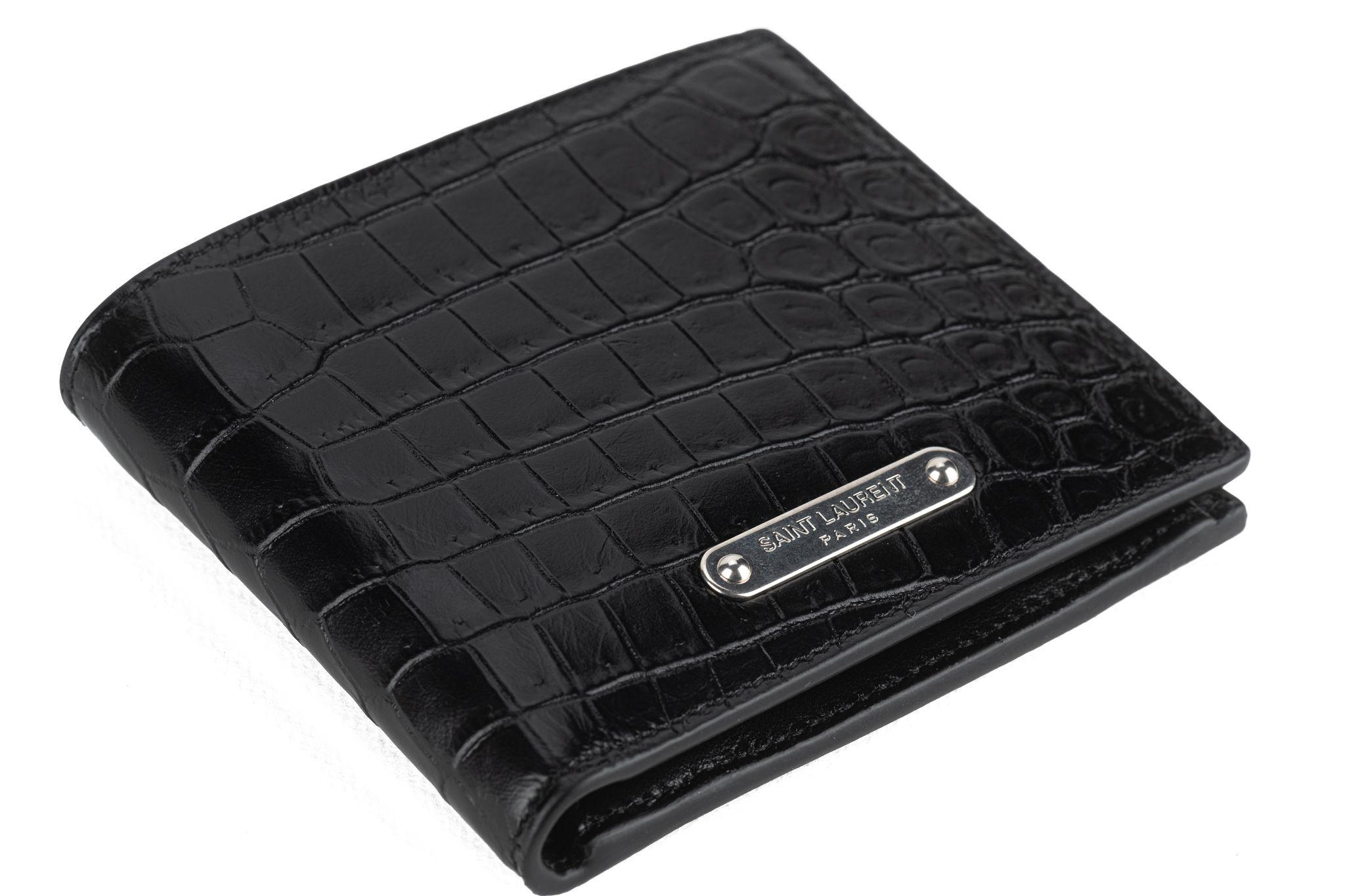 Billetera YSL New Negra de cocodrilo en relieve Negro en venta