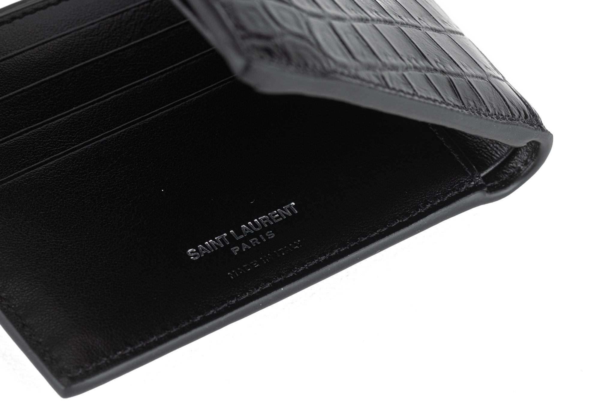 Billetera YSL New Negra de cocodrilo en relieve en Nuevo estado para la venta en West Hollywood, CA