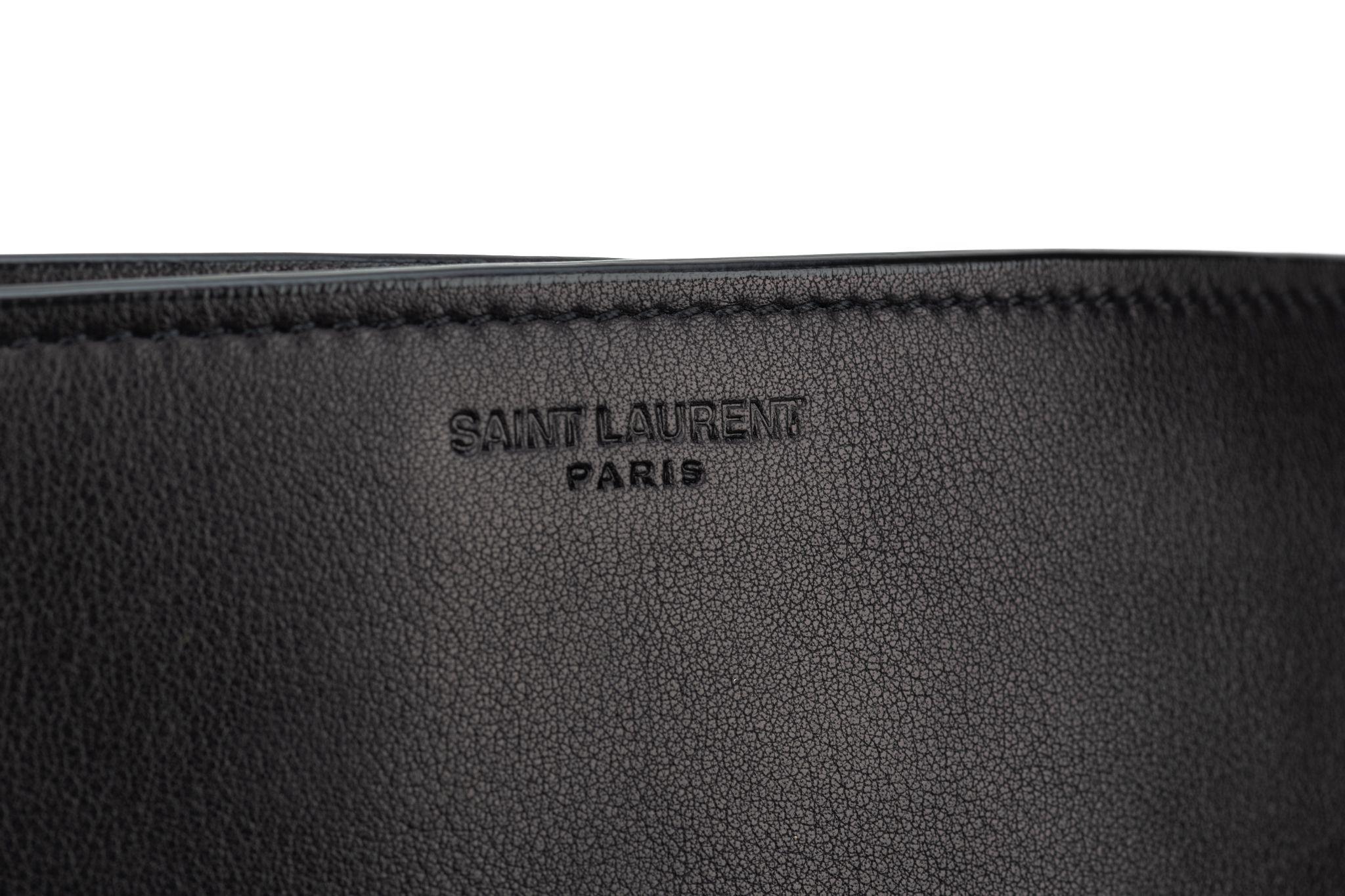 YSL Nuova Borsa Hobo in pelle con etichetta nera 2