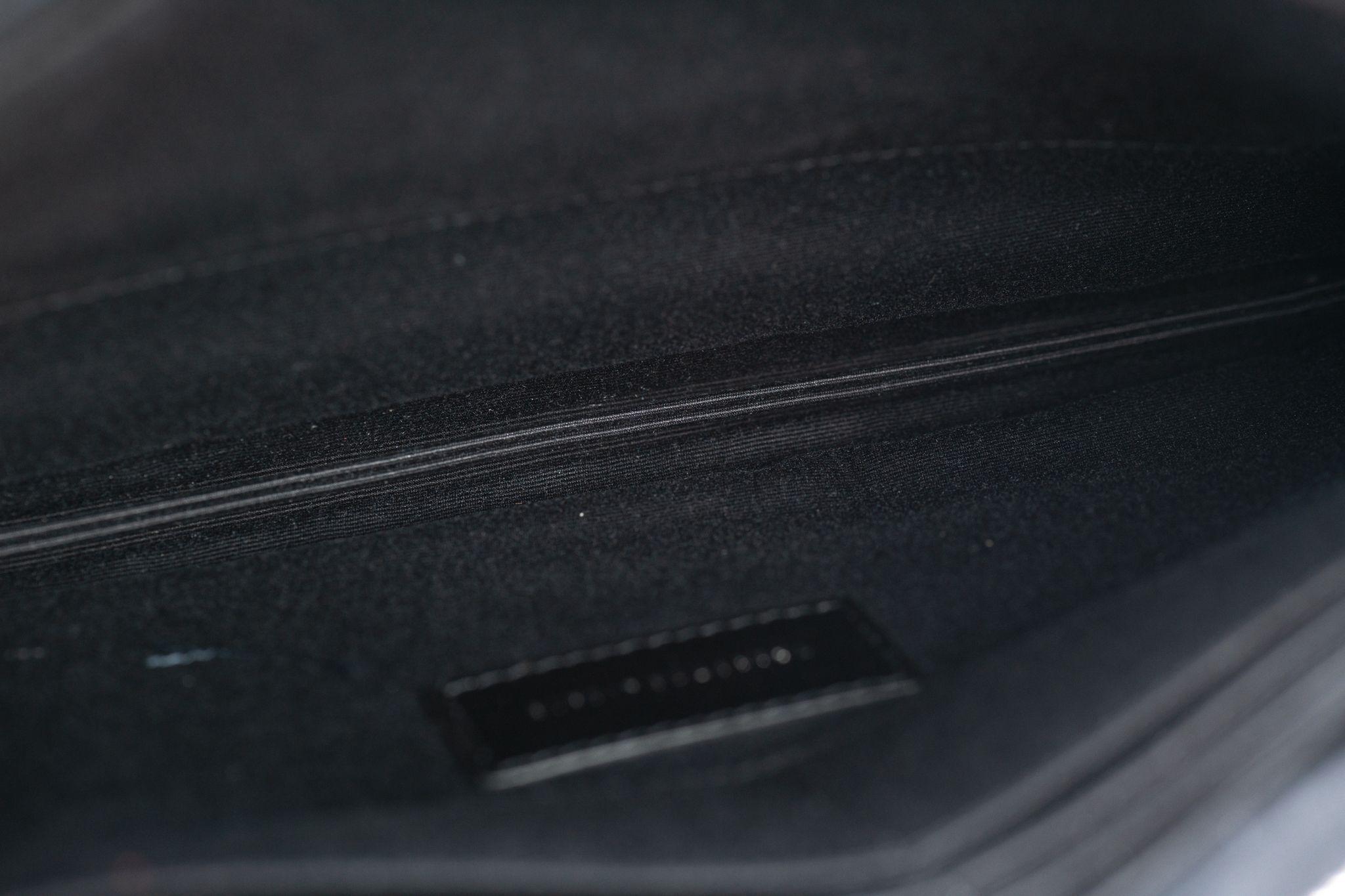 Noir YSL New Blue Leather Zip Pouch (pochette zippée en cuir) en vente