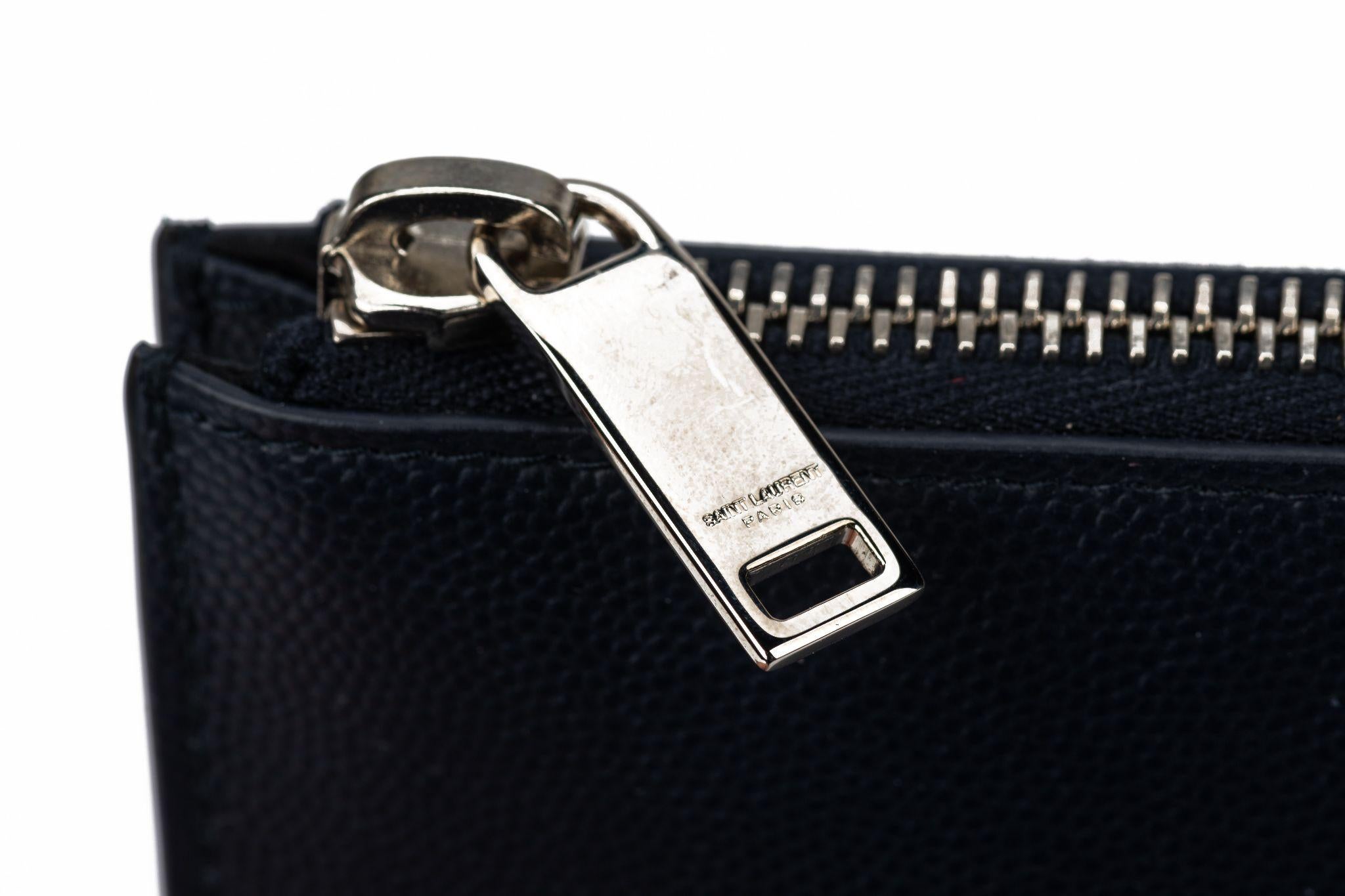 YSL New Blue Leather Zip Pouch (pochette zippée en cuir) Neuf - En vente à West Hollywood, CA