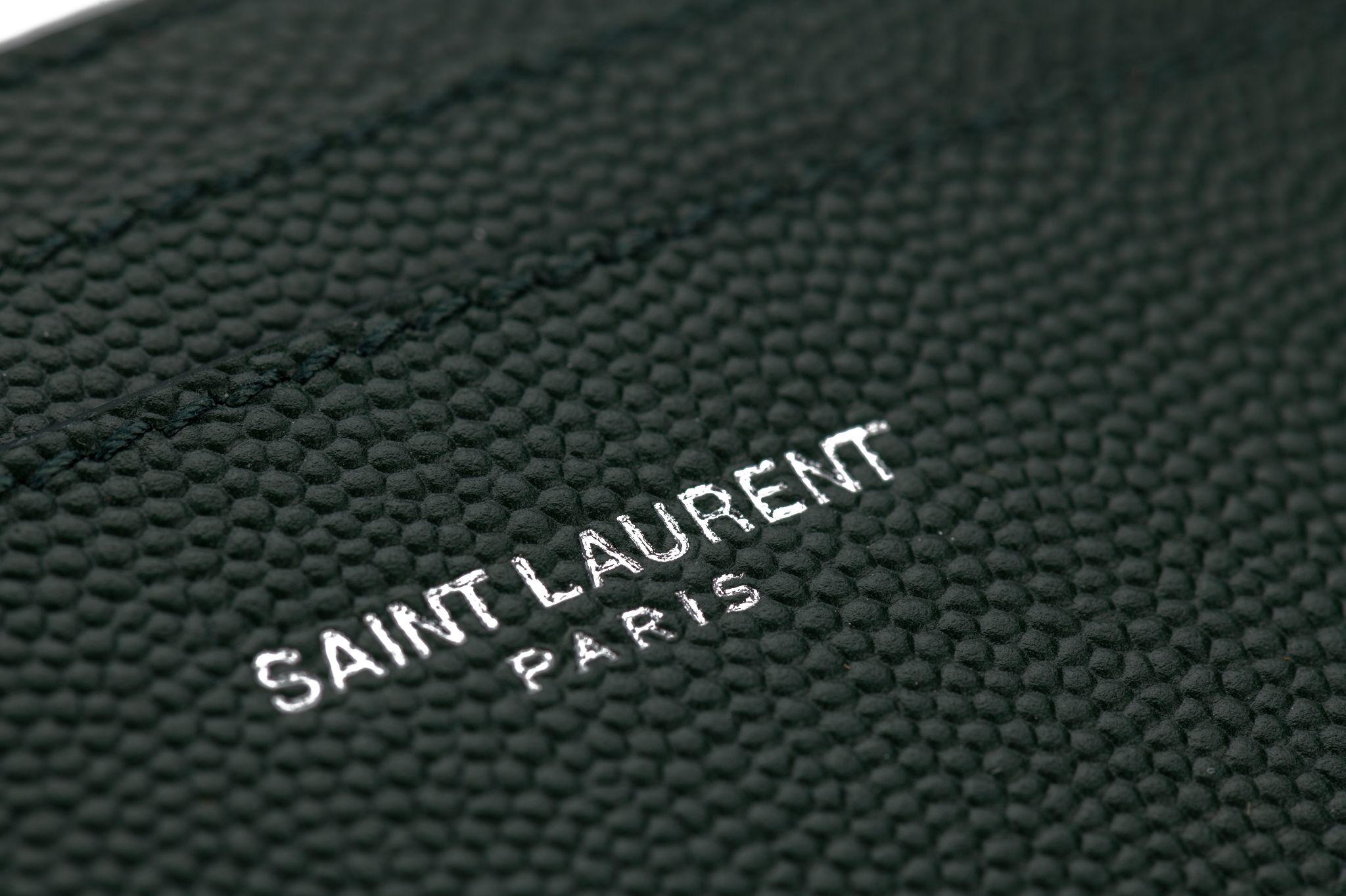 YSL brand new forest green pebbled leather unisex credit card wallet. 
Comes with booklet, original dustcover and box.