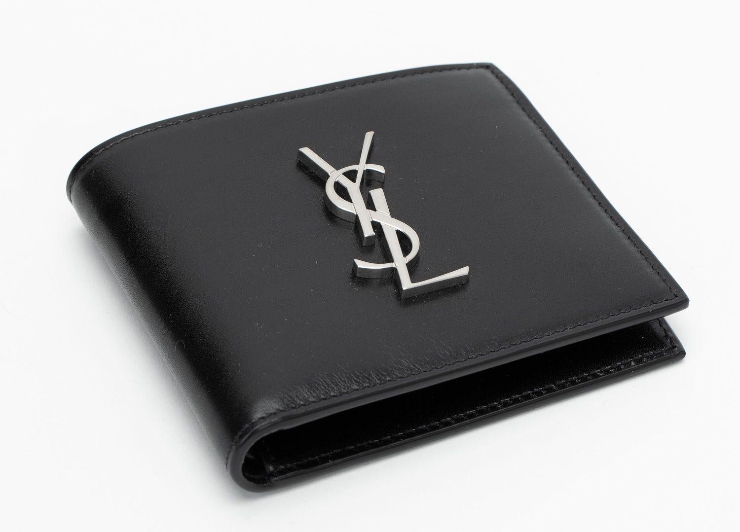 YSL NIB Black Silver Bifold Logo Wallet In New Condition In West Hollywood, CA