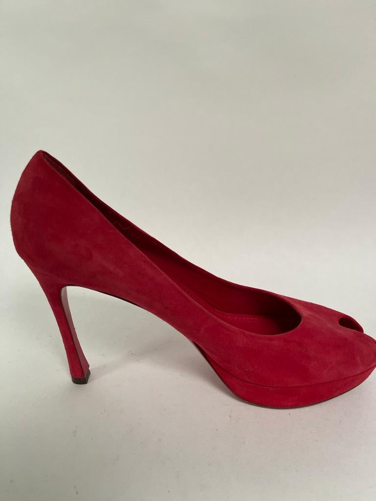 YSL Peep toe pump In Excellent Condition For Sale In New York, NY