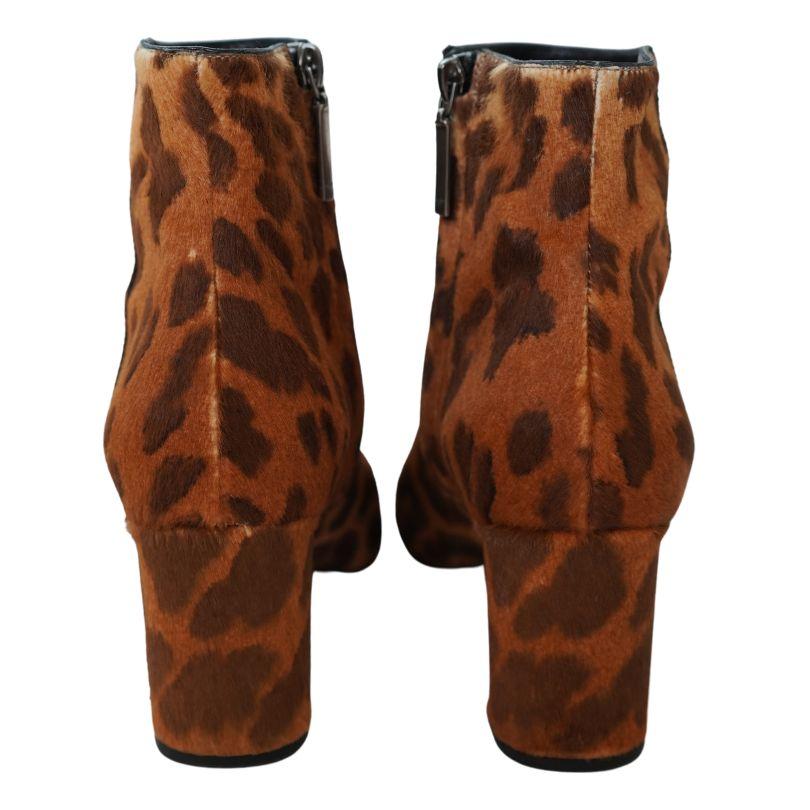 Botas de leopardo de piel de becerro estilo poni YSL talla 38,5 en Bueno estado para la venta en Beverly Hills, CA