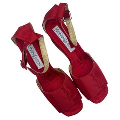 YSL Red Logo Print Platform Wedge Sandals US9, anni '70