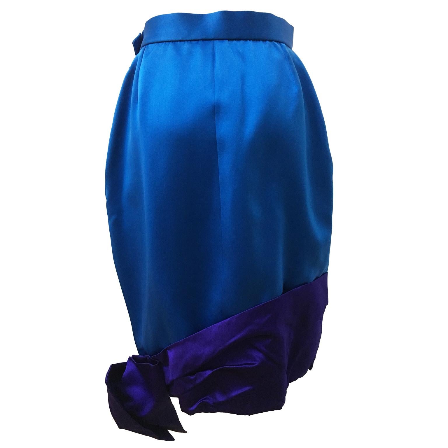 YSL Rive Gauche Bicolour Royal Blue Satin Skirt With Bow circa 1985 In New Condition For Sale In Berlin, DE
