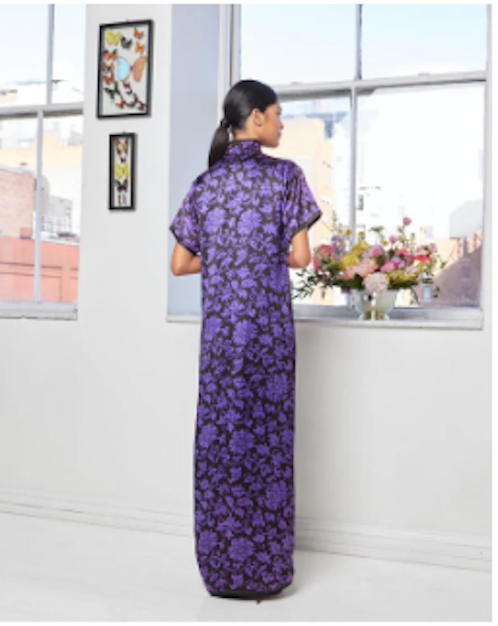 VINTAGE GRACE NY

In 1977, Yves Saint Laurent dedicated his Fall-Winter couture collection, 